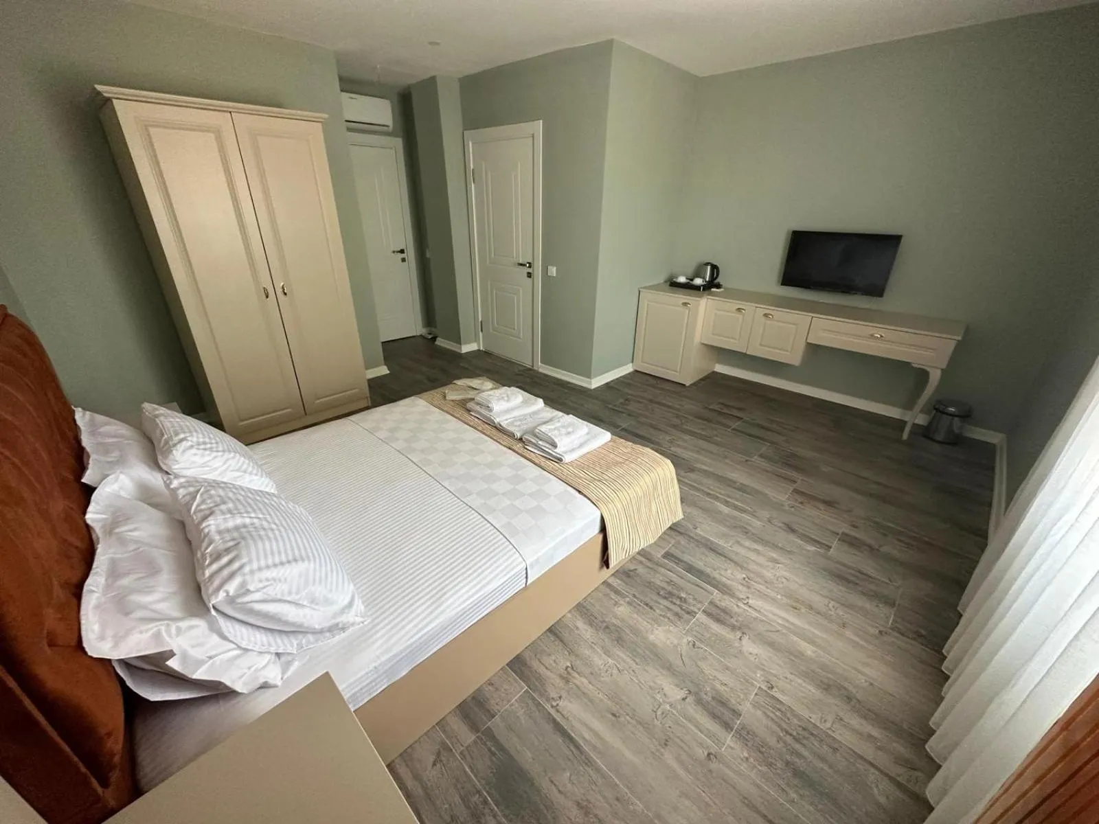 Photo of the whole room, Bed in st945 Palas Otel