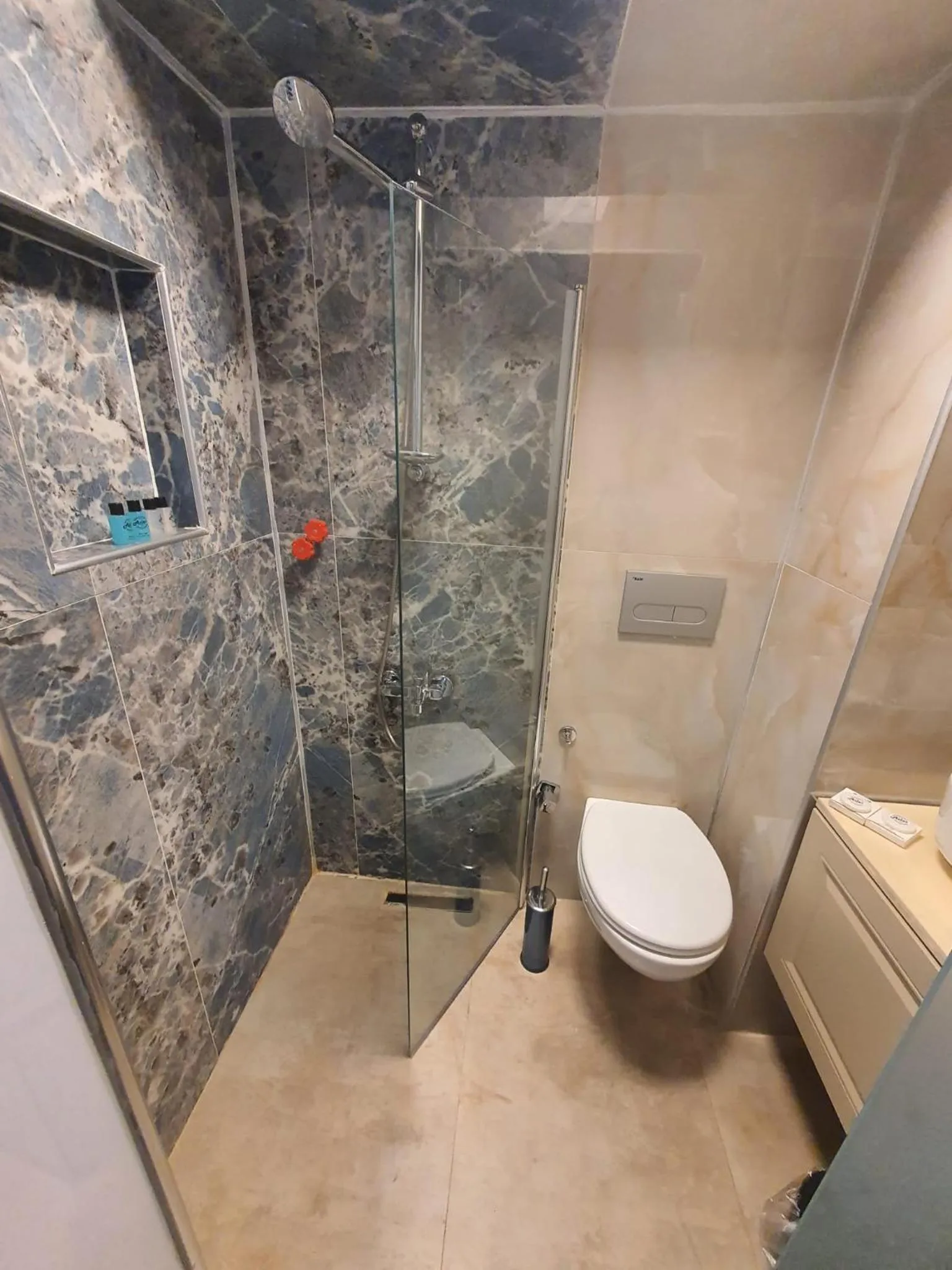 Toilet in st945 Palas Otel