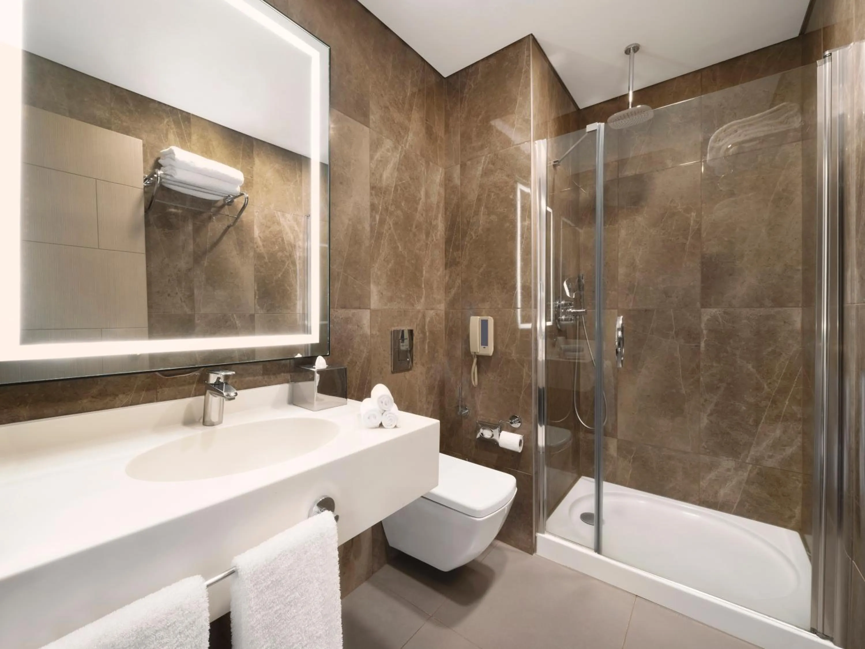 Shower in Selectum City Ataşehir