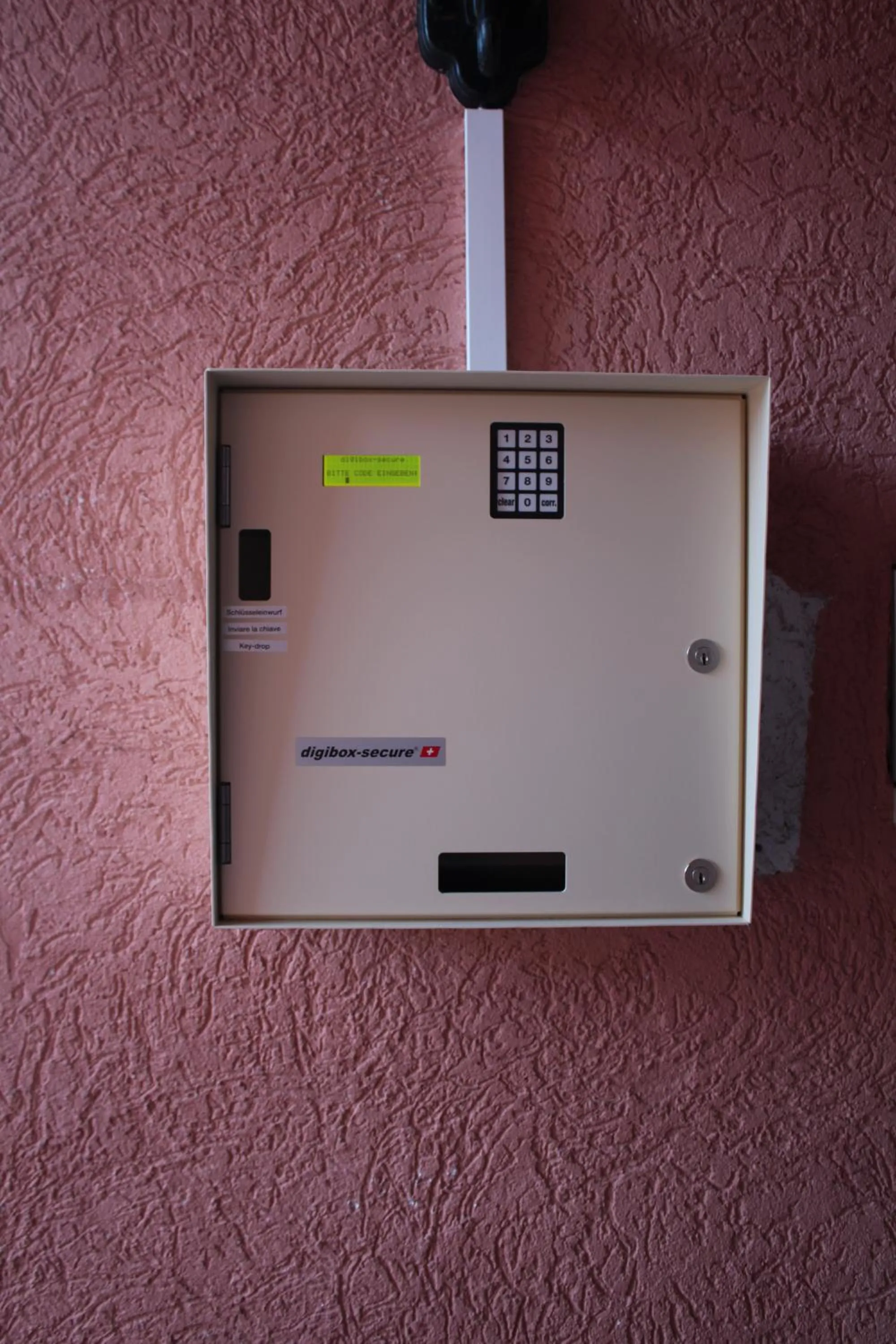 safe in Occhipinti Passione - Restaurant & Hotel - Weyhausen