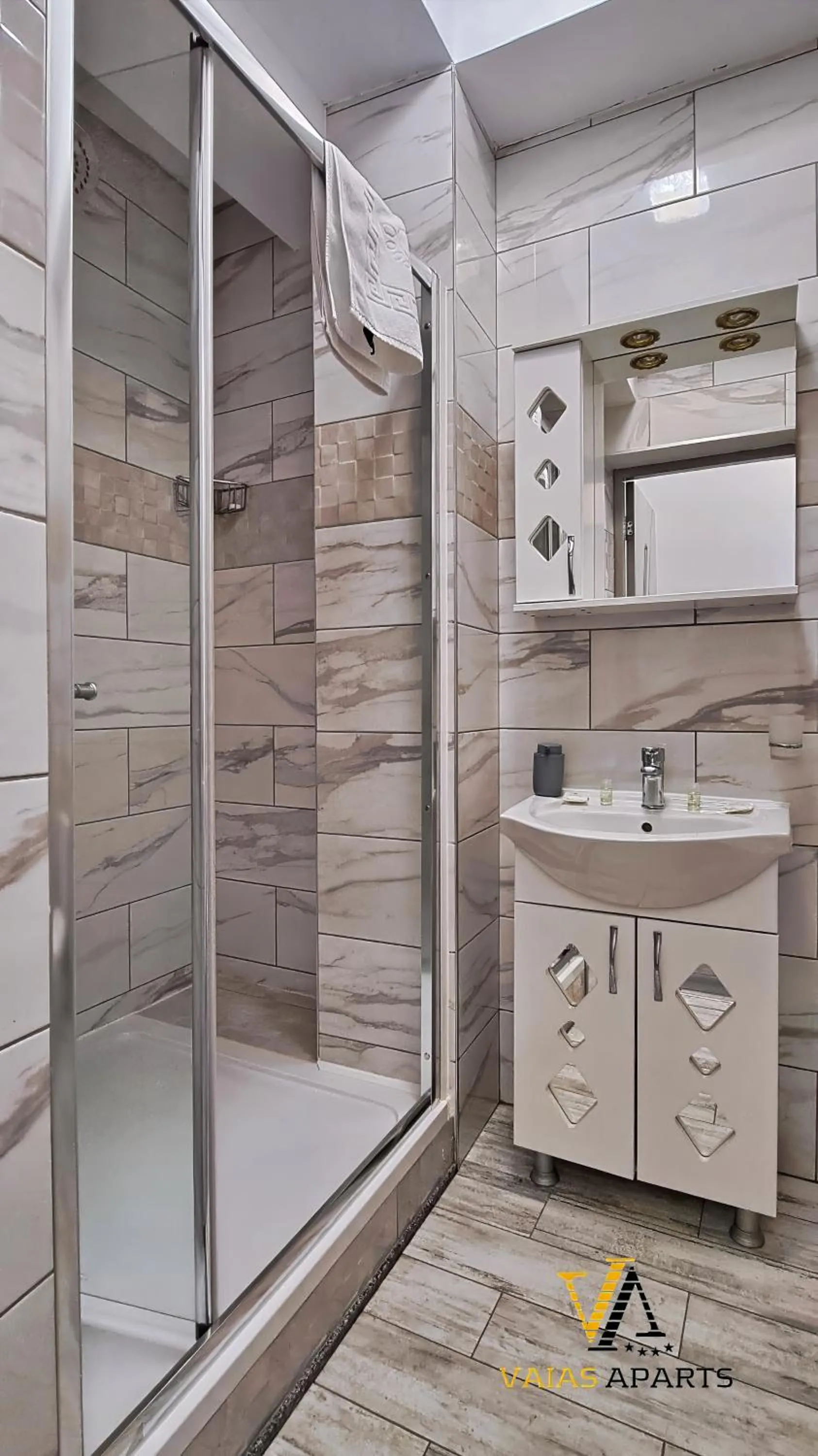 Shower in VAiAs Aparts