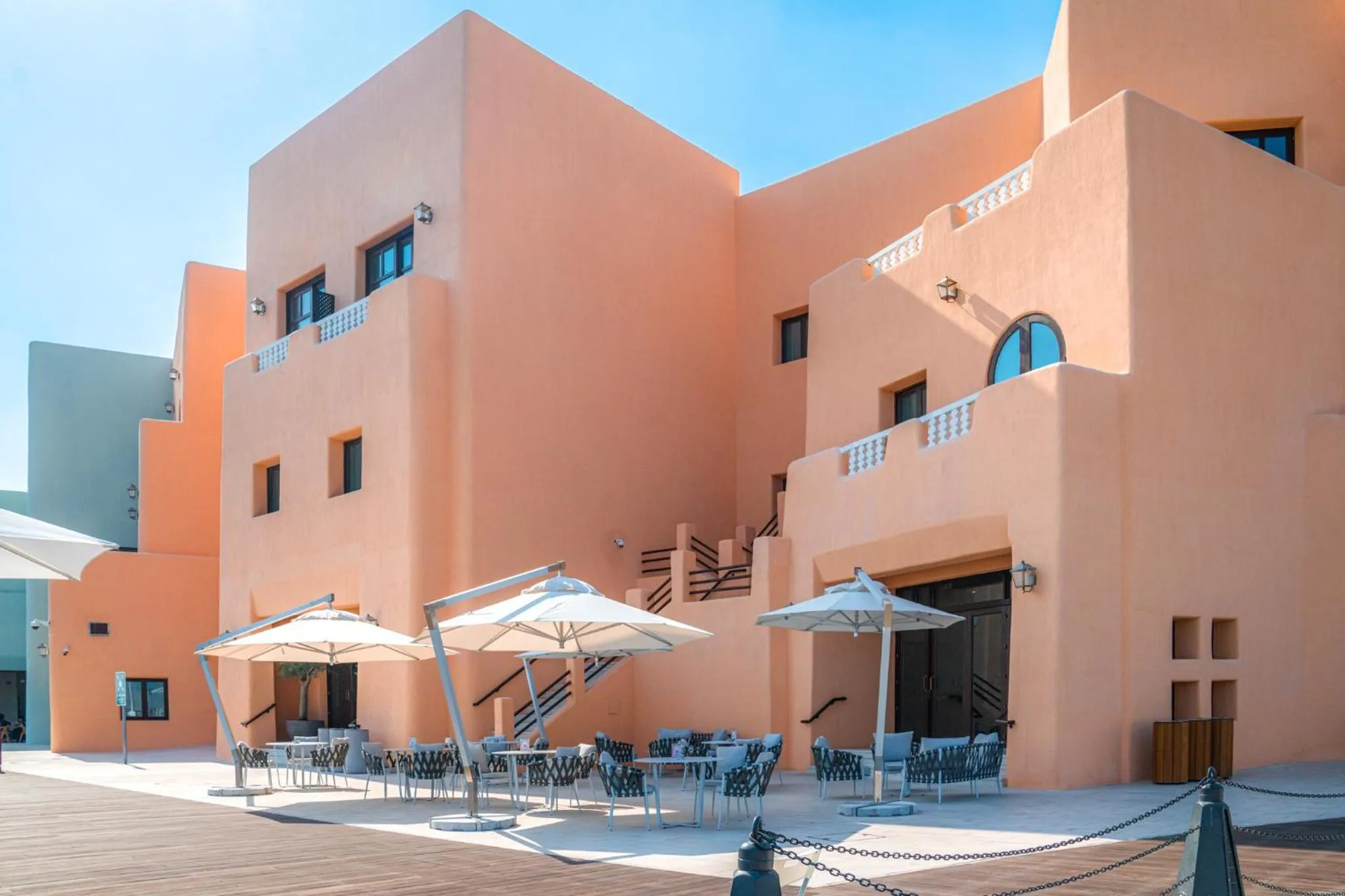 Restaurant/places to eat in Mina Hotel and Residences By The Torch