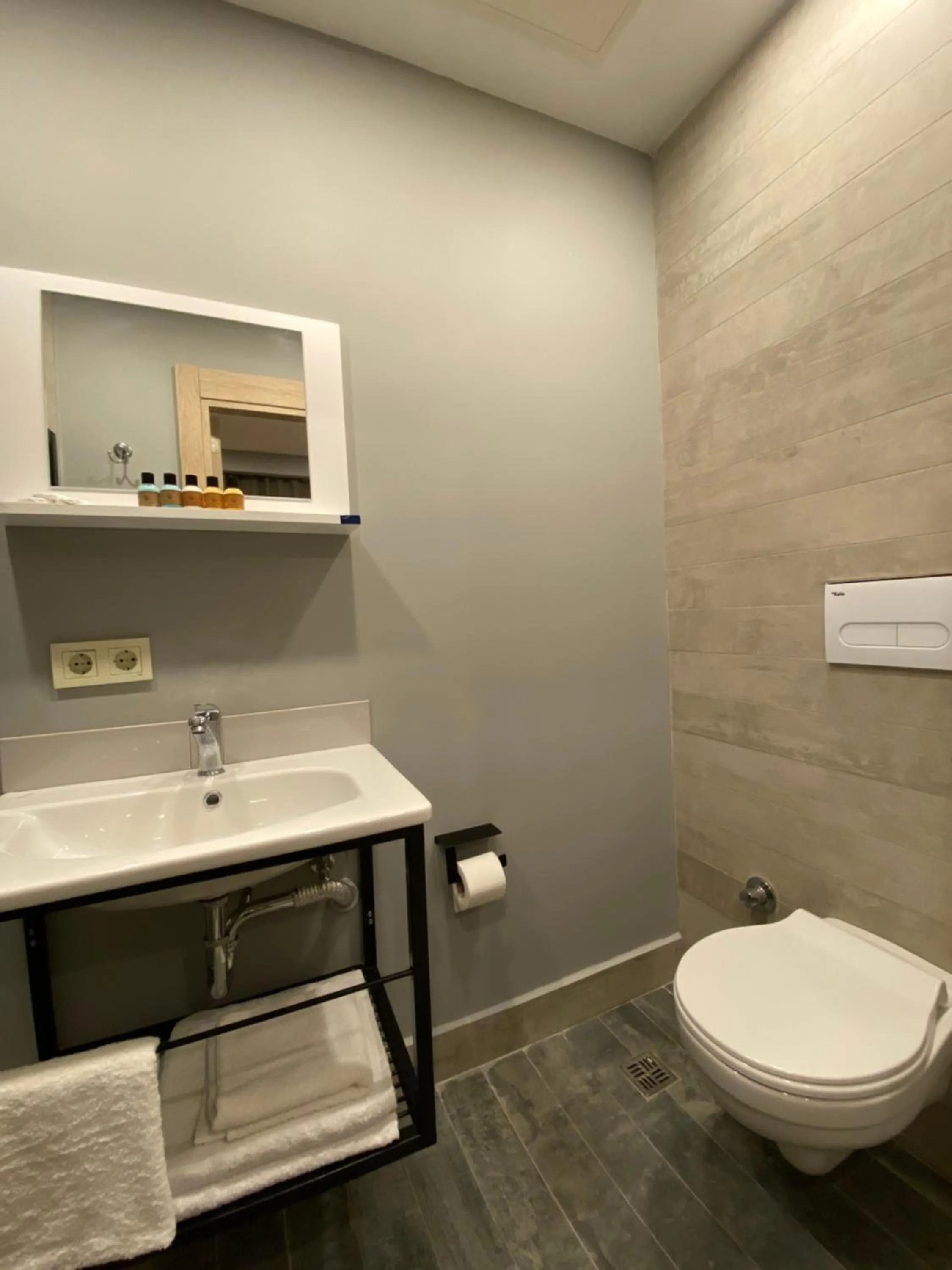 Toilet in Li Hotel Pera