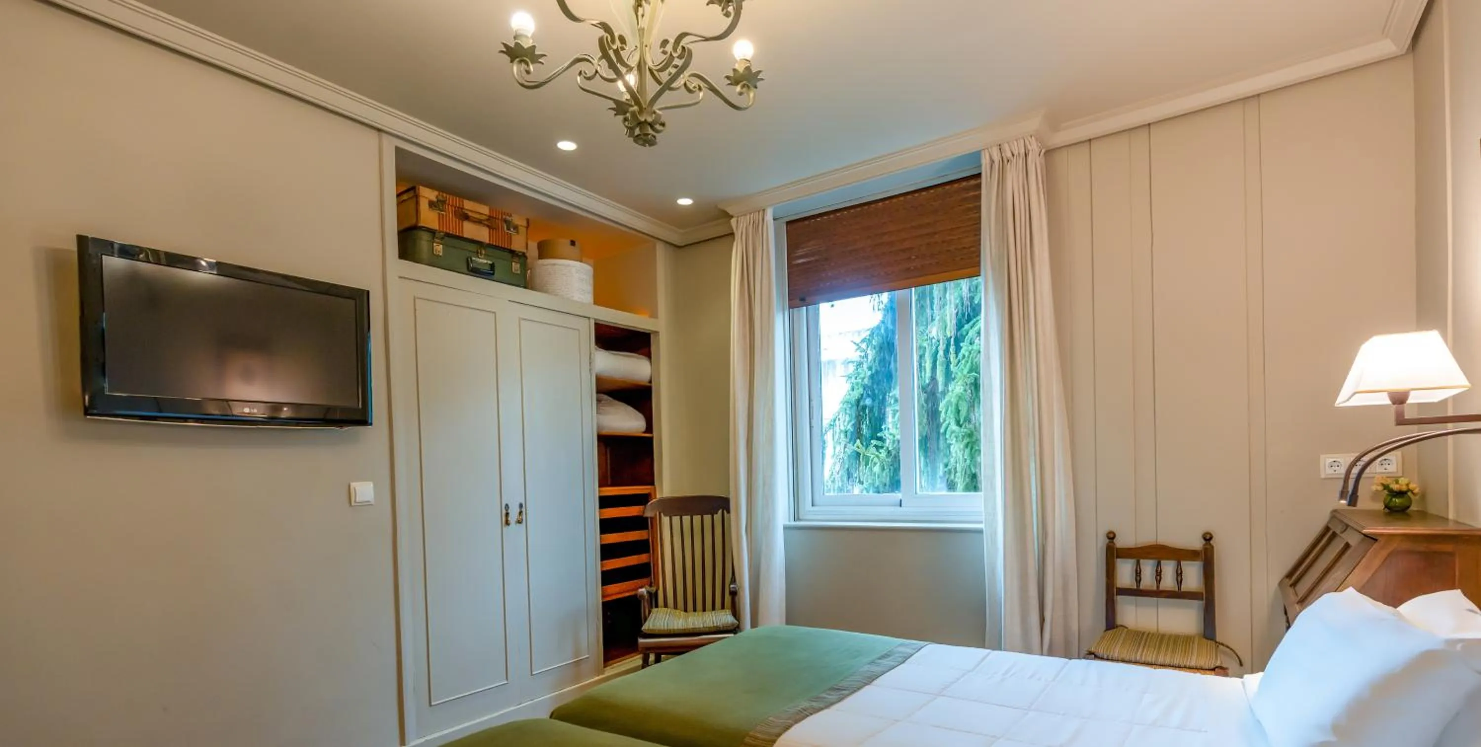 Bed in Hotel Alcazar Irun