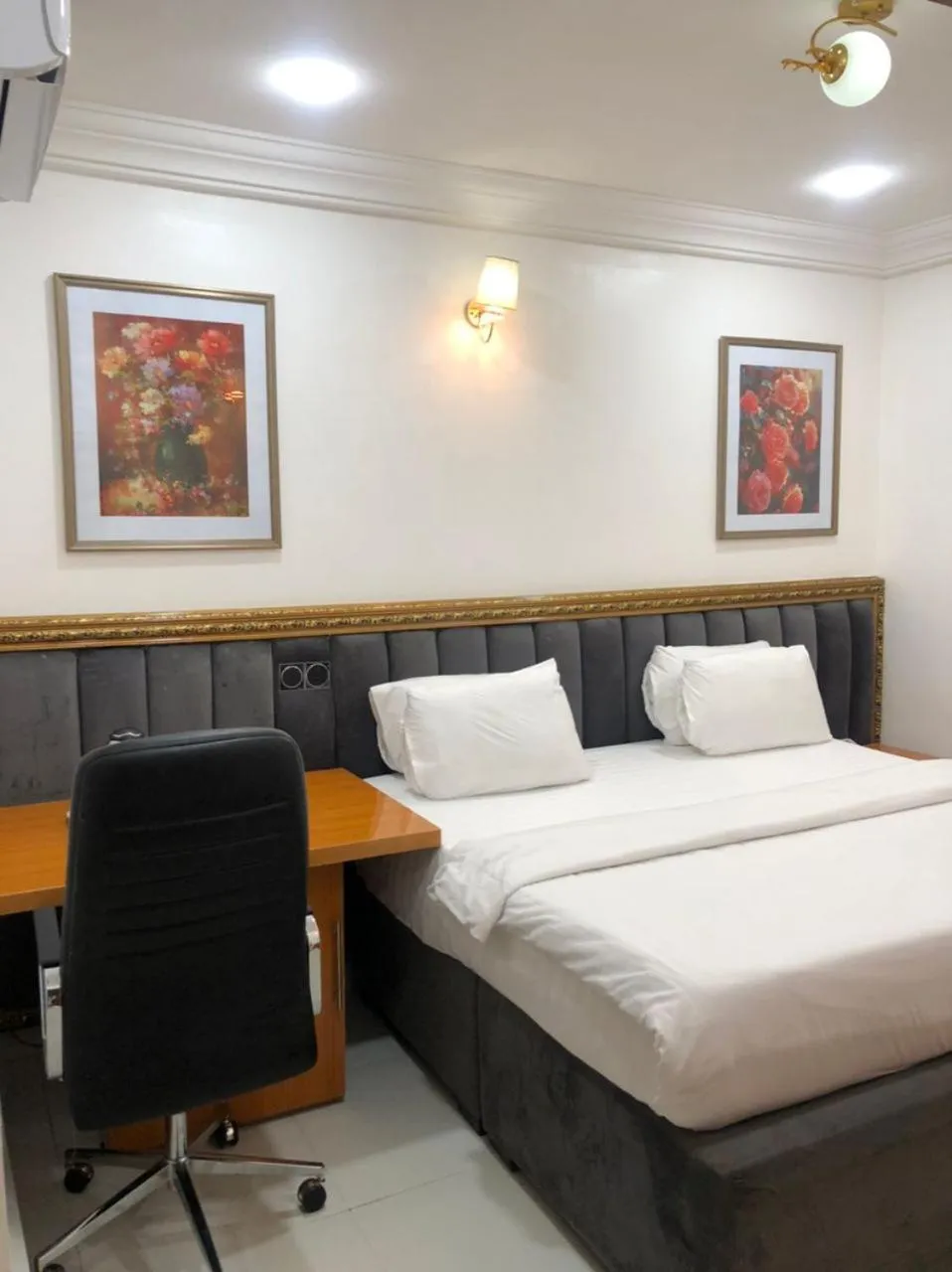 Bed in Kawruky Hotel Benin