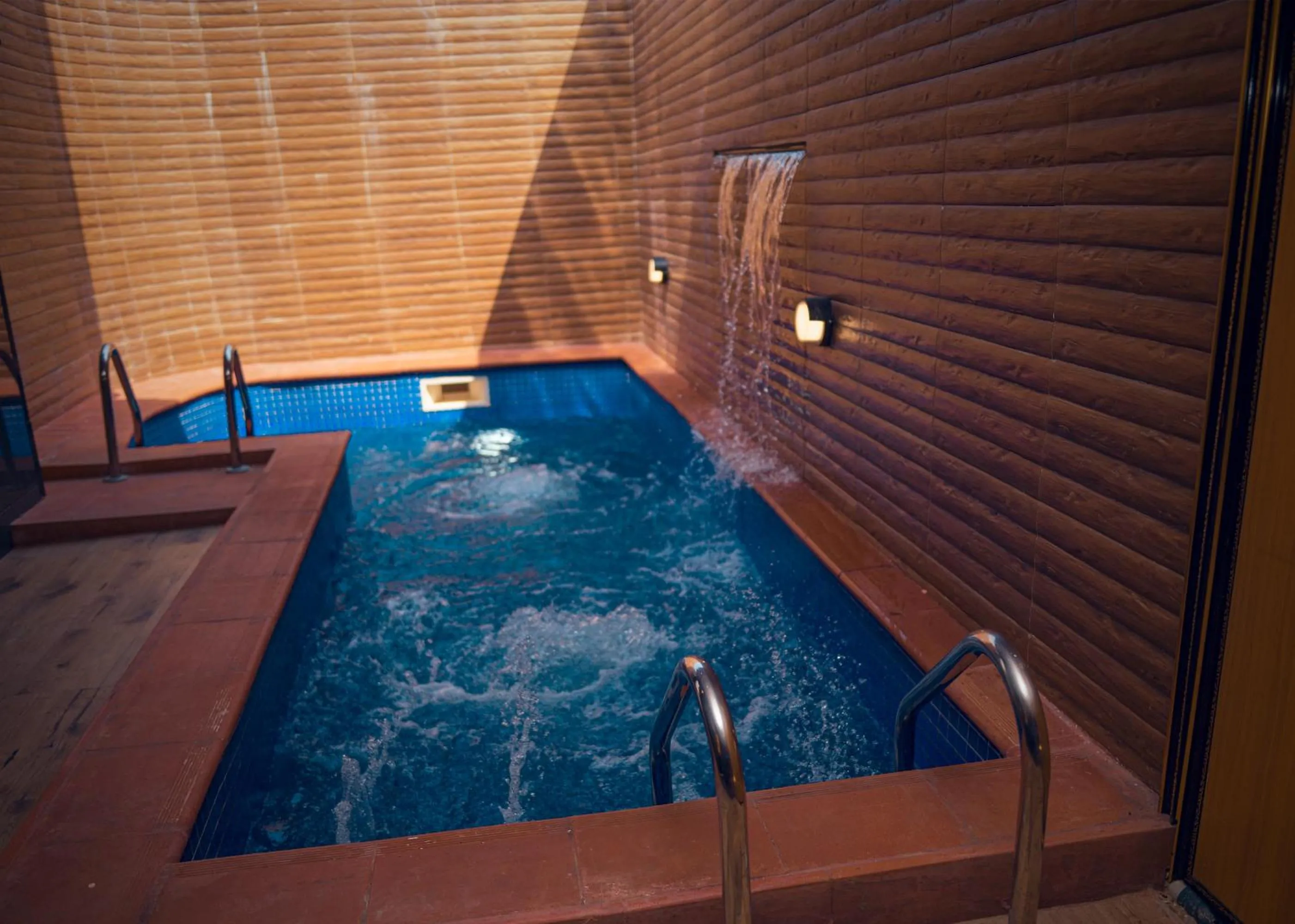 Pool view in Kawruky Hotel Benin