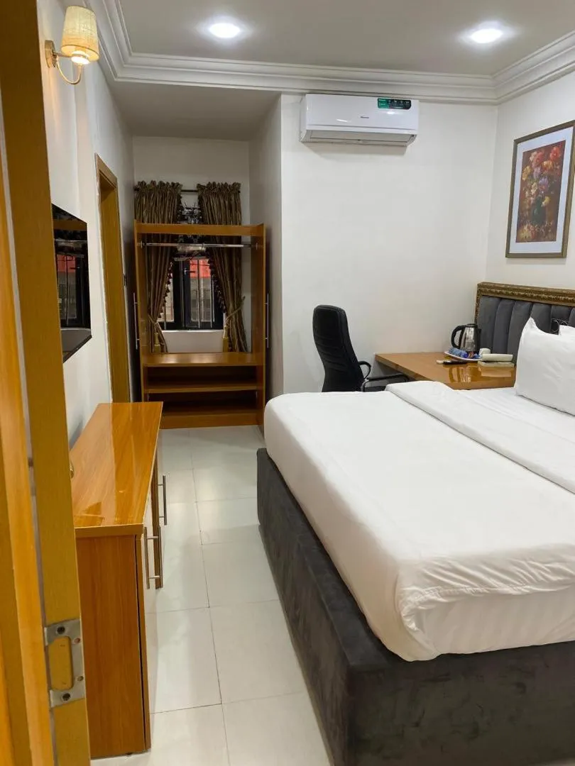 Bed in Kawruky Hotel Benin