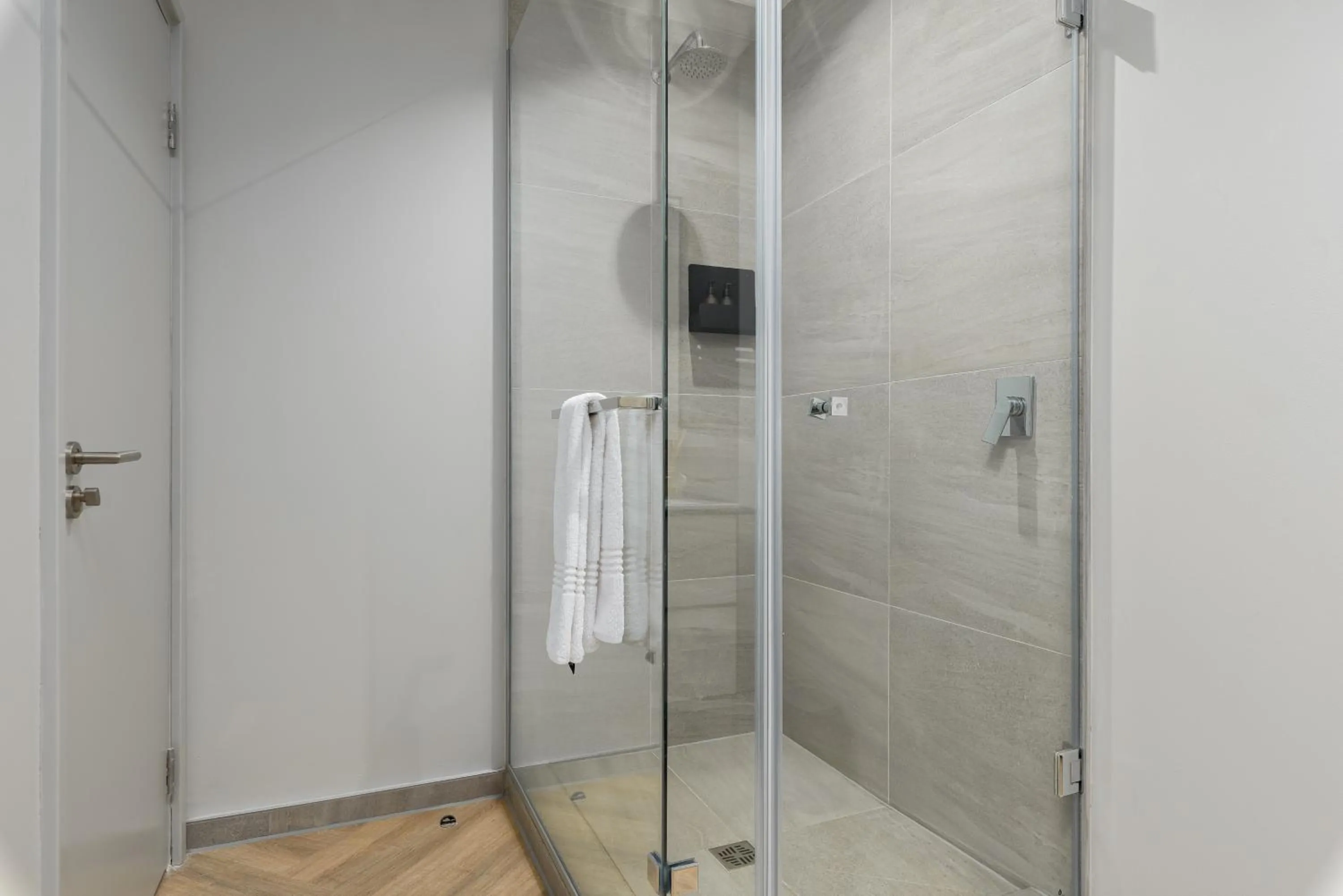 One Thibault Luxury Apartments