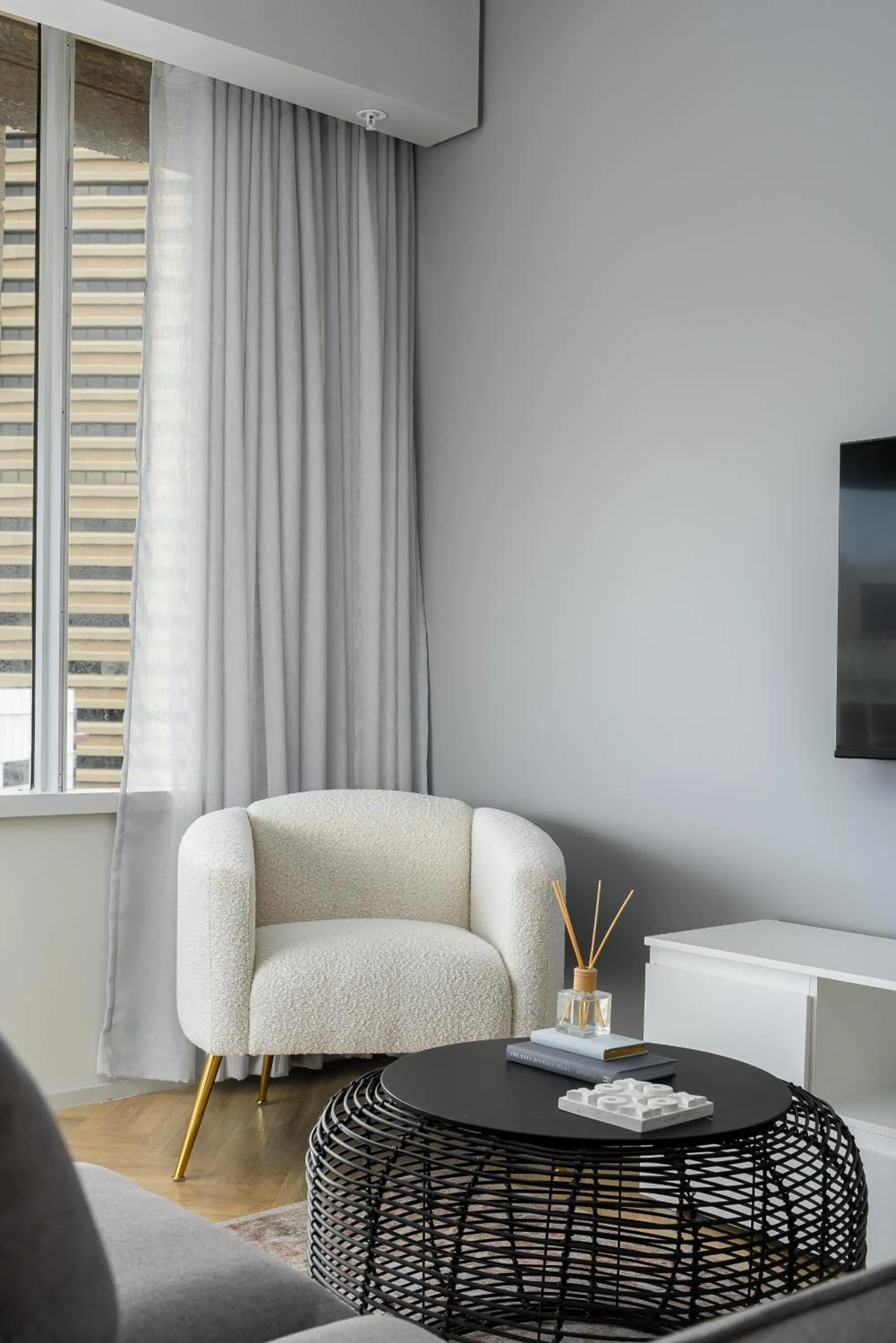 One Thibault Luxury Apartments