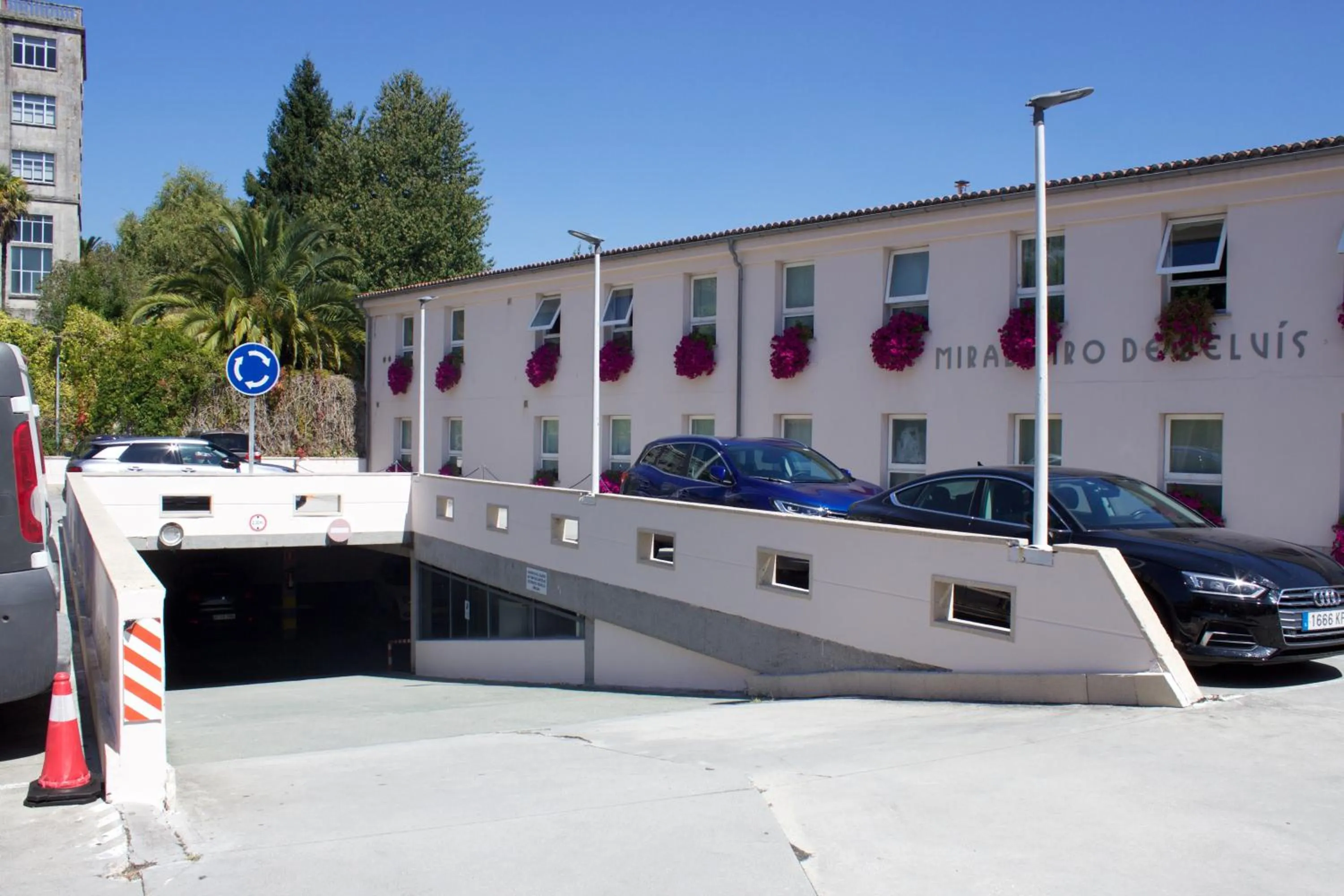 Property building in Hotel Parking Miradoiro de Belvís