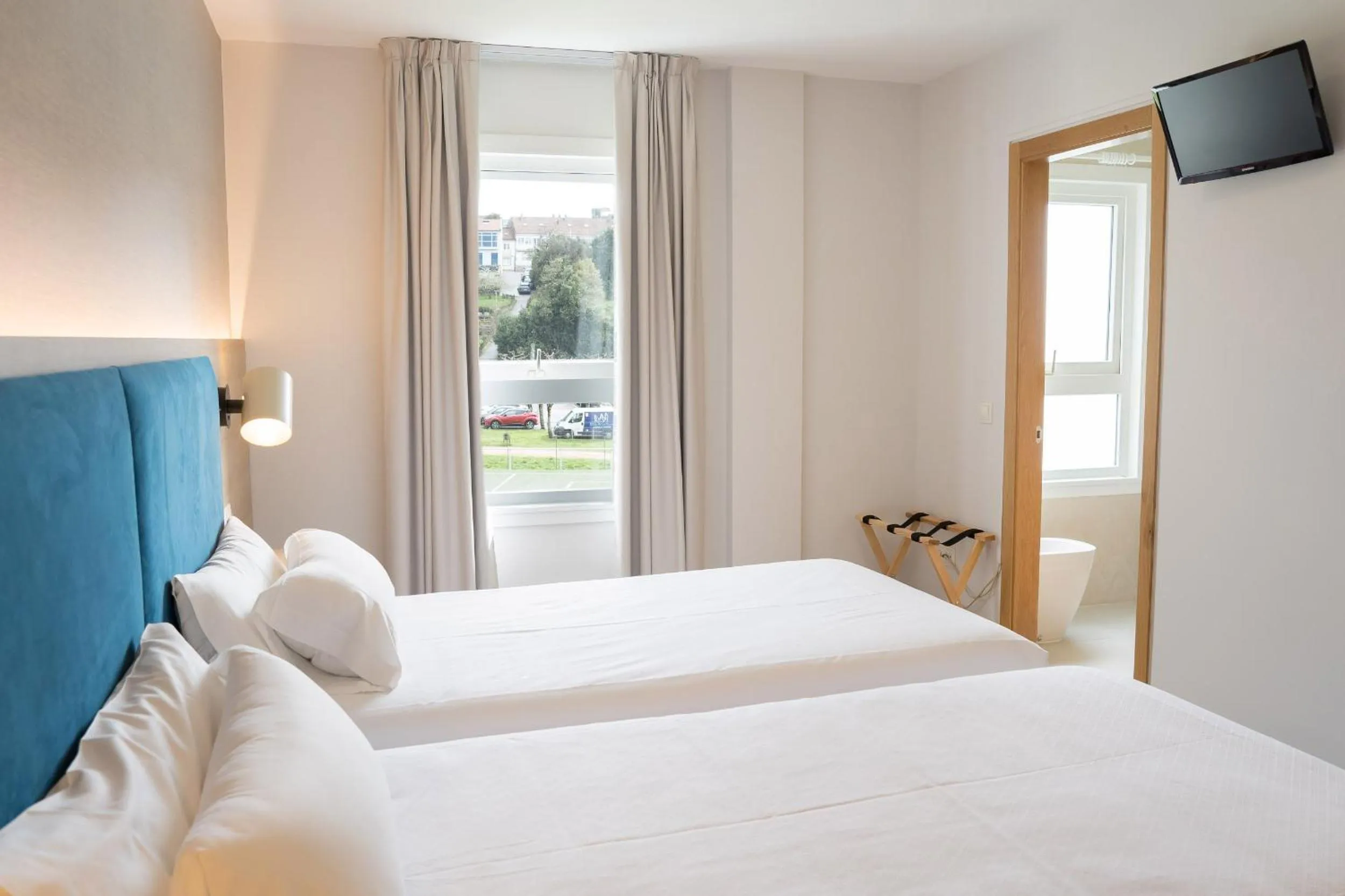 Photo of the whole room, Bed in Hotel Parking Miradoiro de Belvís