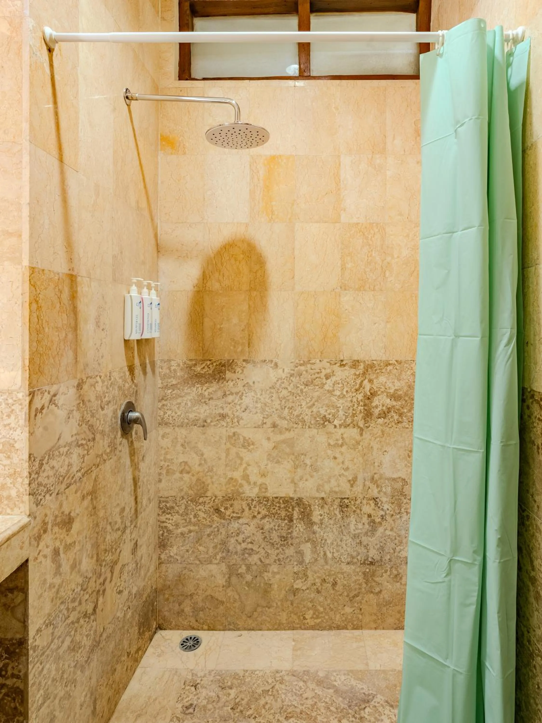 Shower in Marine Bay Sanur
