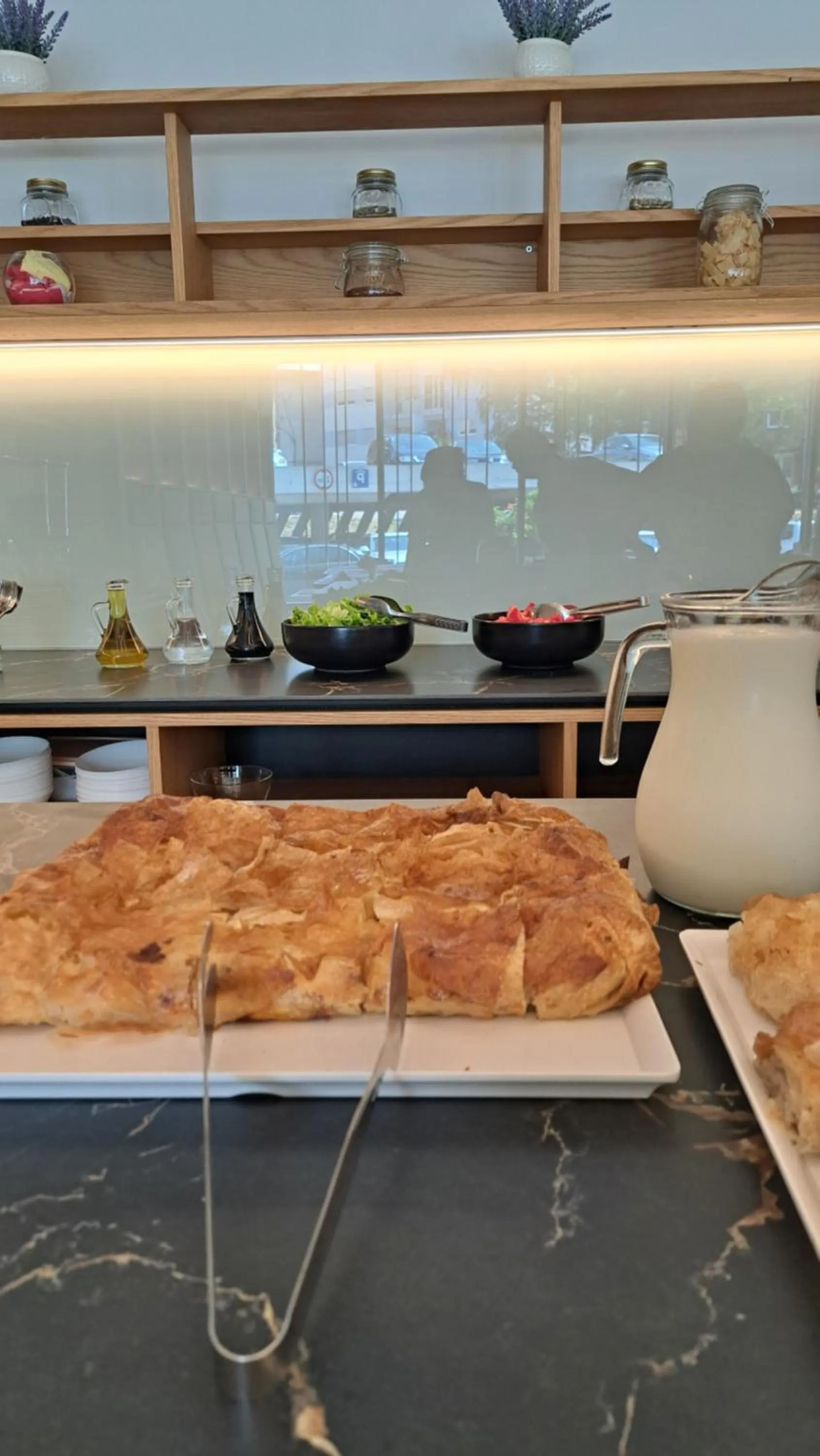 Food and drinks in Lipa Hotel