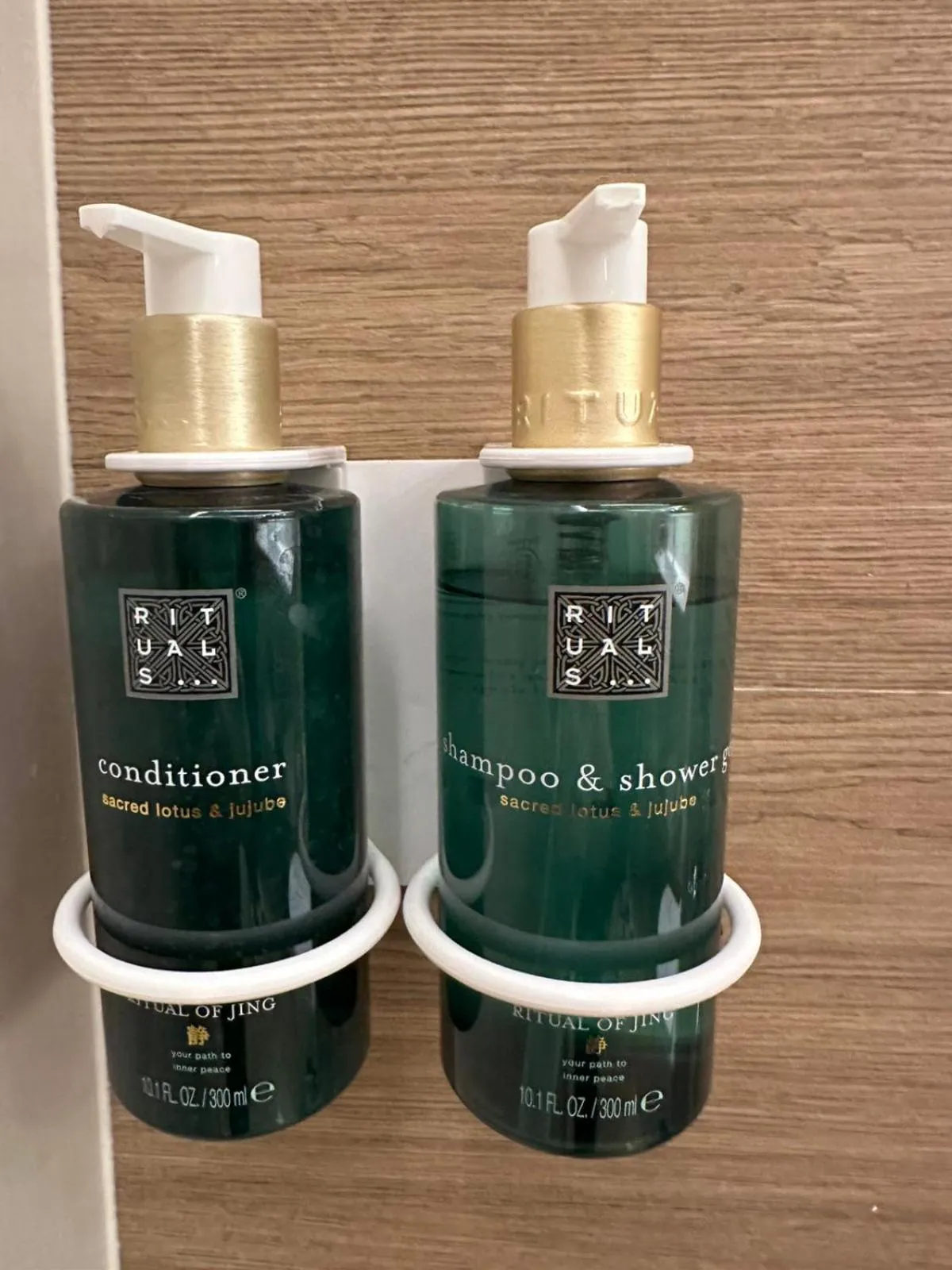 Toilet in Lipa Hotel