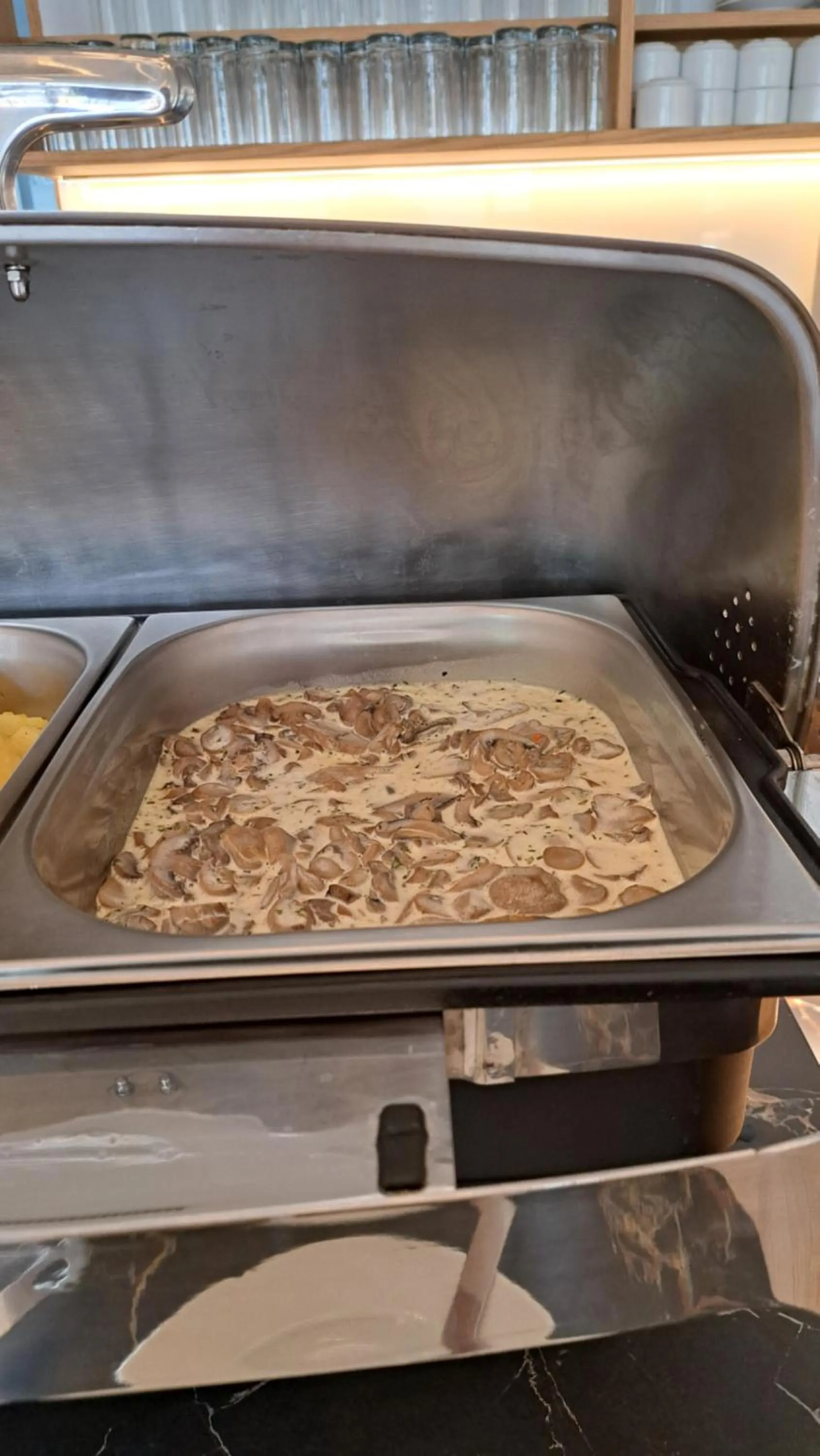 Food and drinks in Lipa Hotel