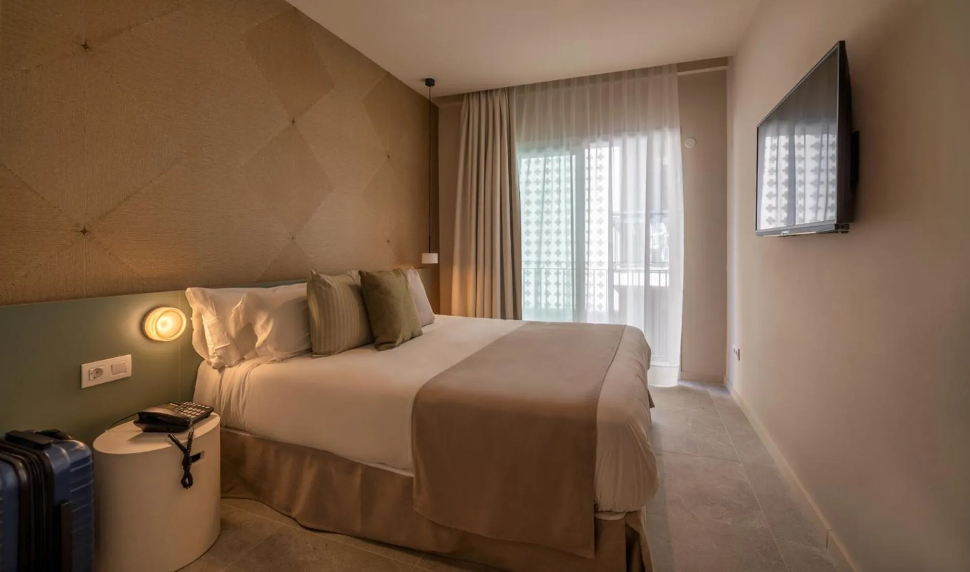 Bed in AQUA Hotel Bertran Park