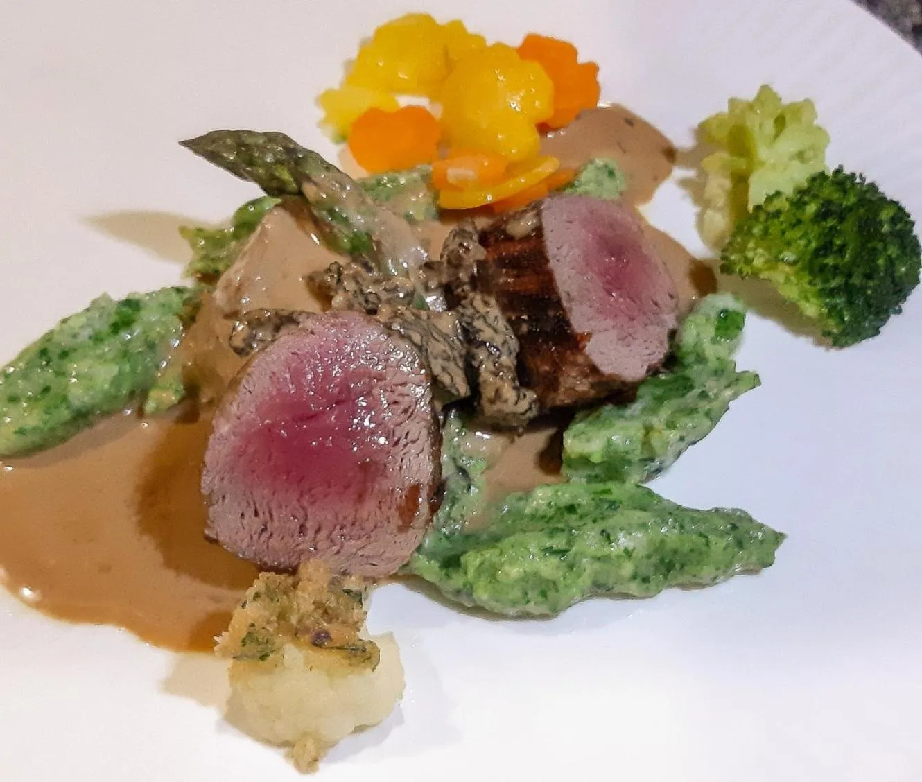 Restaurant/places to eat in Hotel Santana