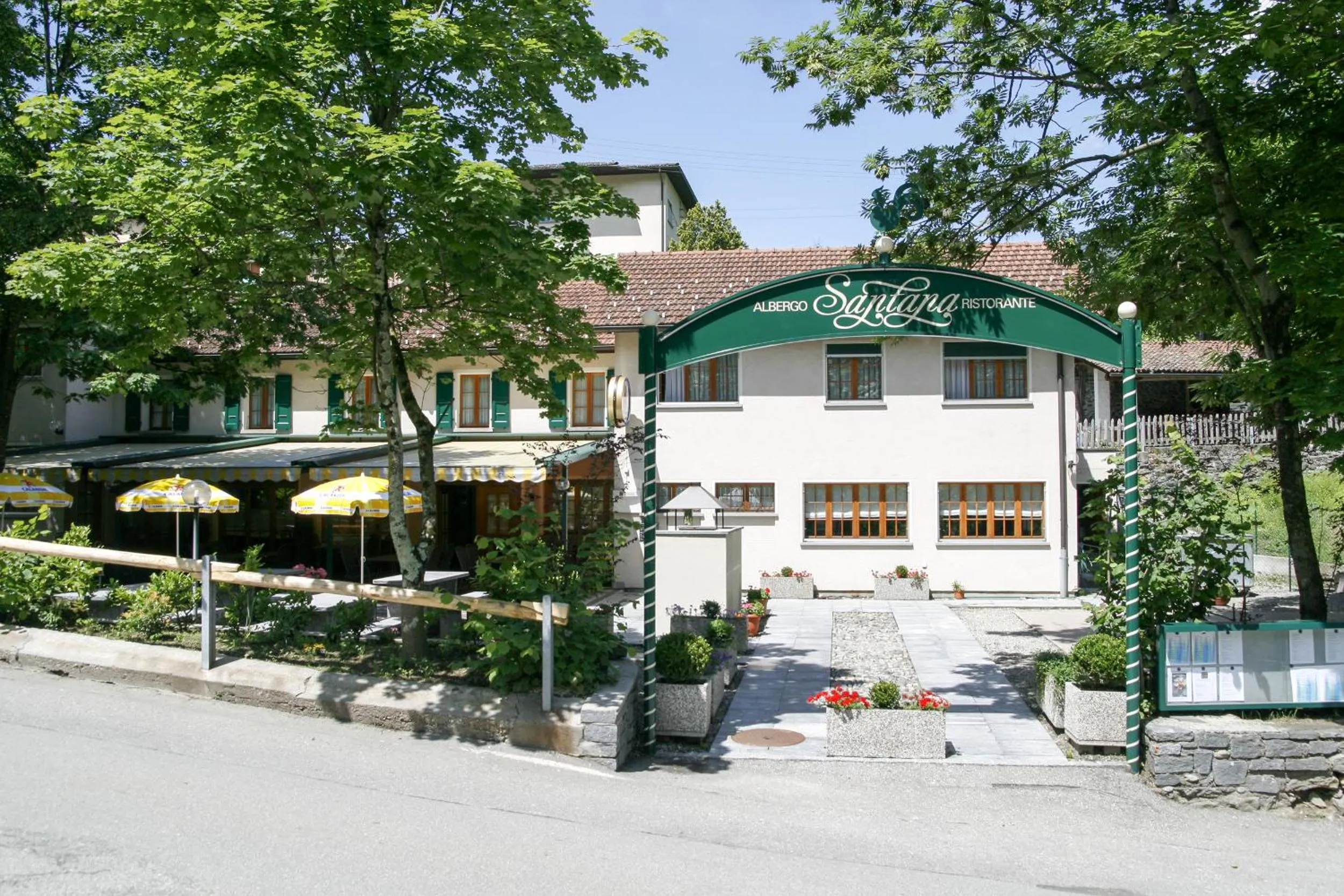 Property building in Hotel Santana