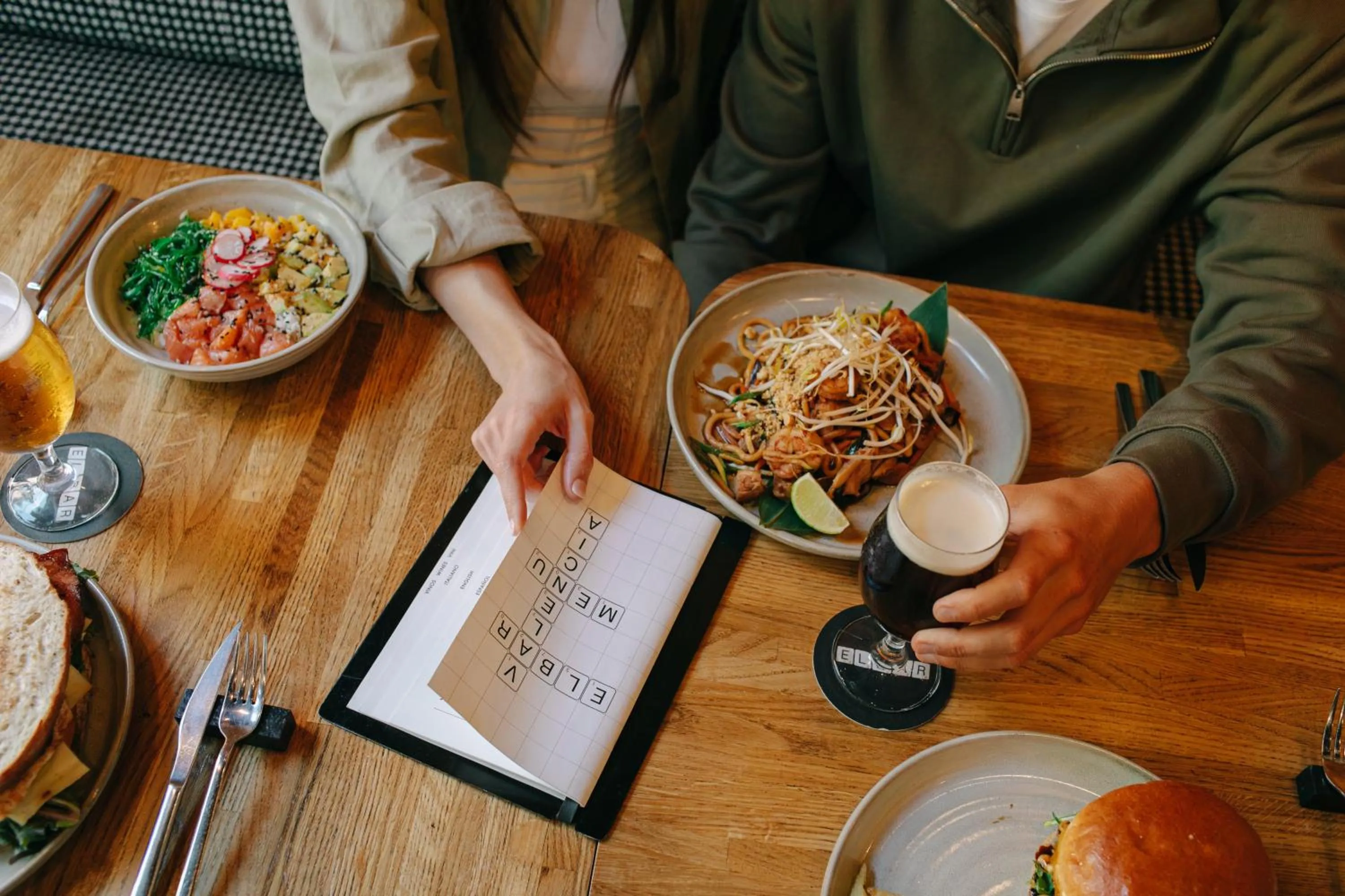 Restaurant/places to eat in Valenciaflats Ciudad de las Ciencias