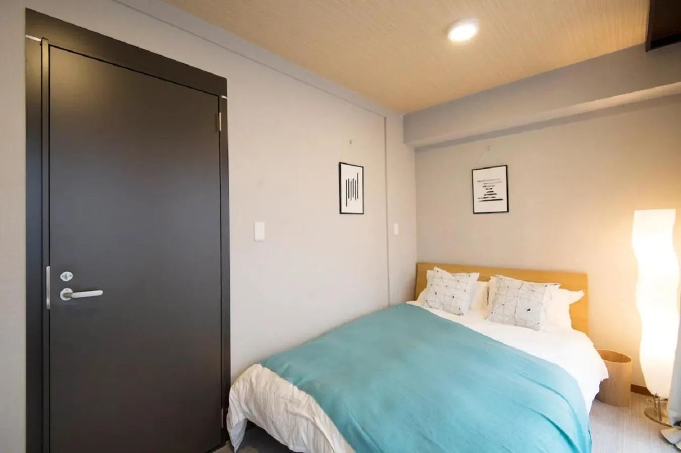 Bed in akihabara marutomo hotel