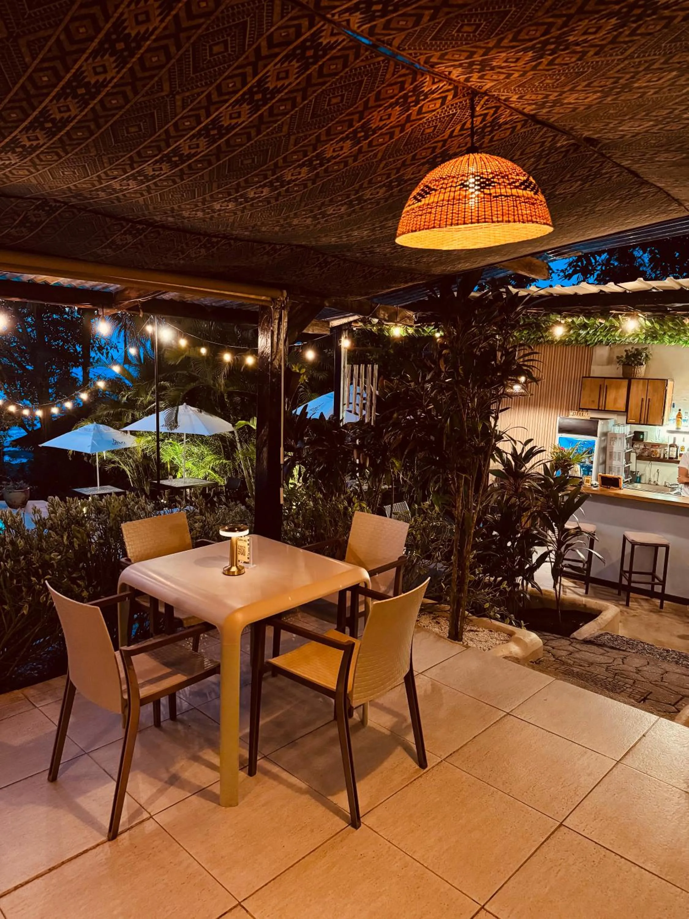 Restaurant/places to eat in Nativo