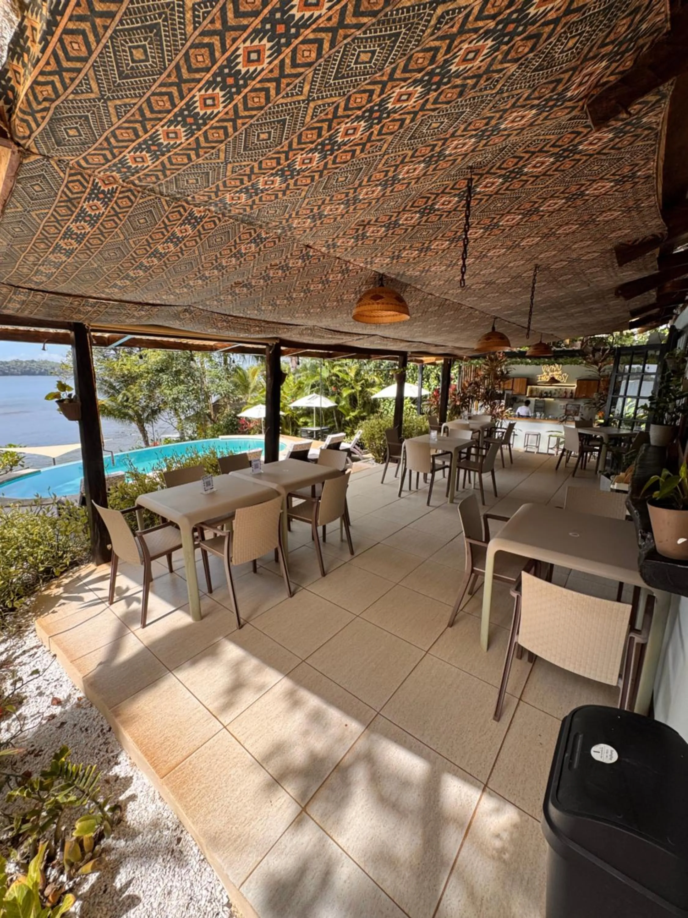 Restaurant/places to eat in Nativo