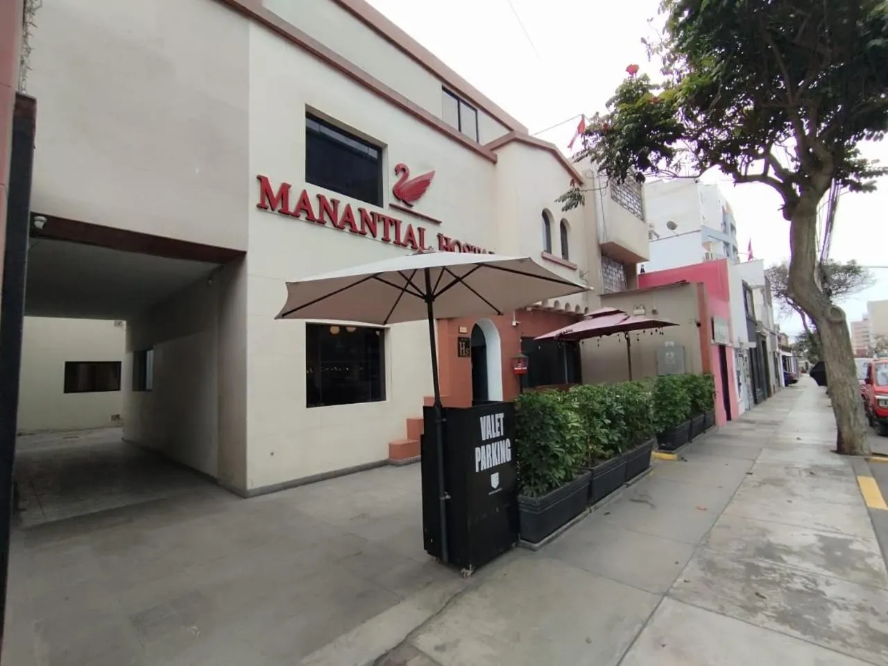 Property building in Manantial Hostal No.004