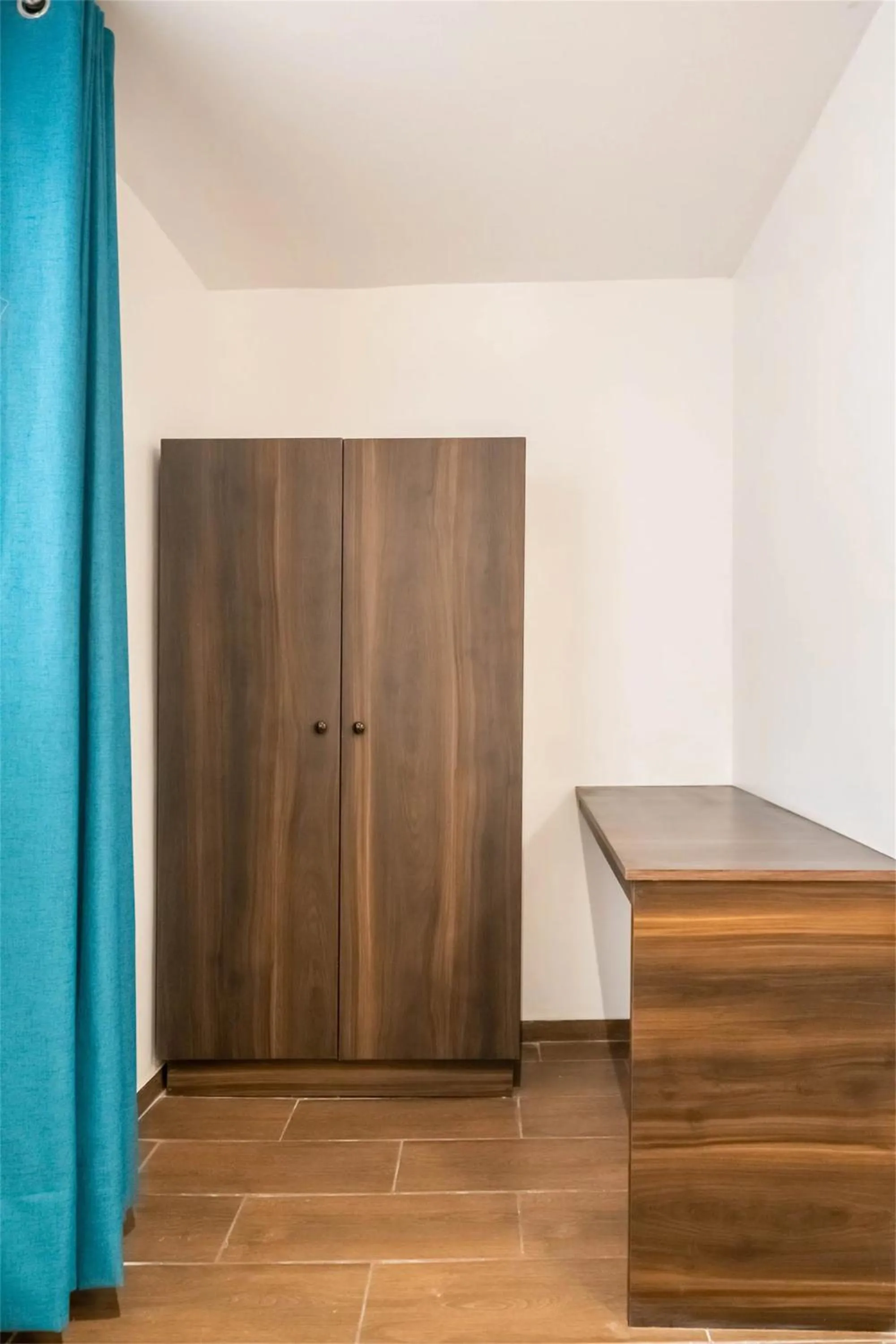 wardrobe in Manantial Hostal No.004