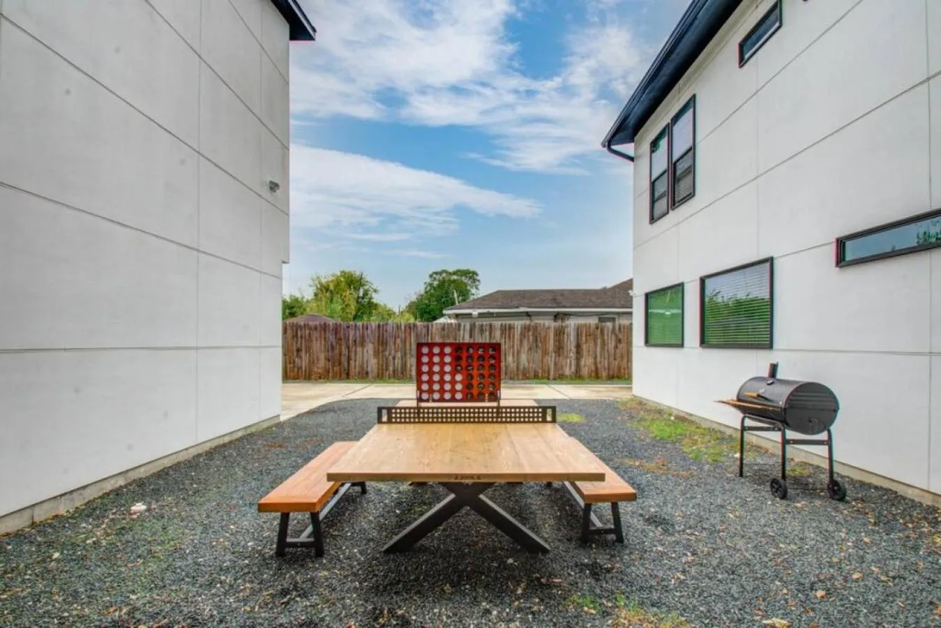 Modern 2 Bedroom 2 Bathroom Near Downtown Houston