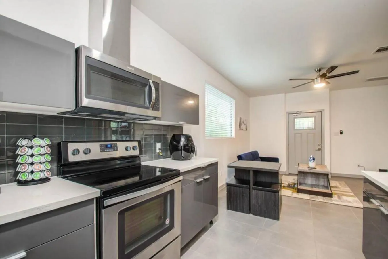 Modern 2 Bedroom 2 Bathroom Near Downtown Houston