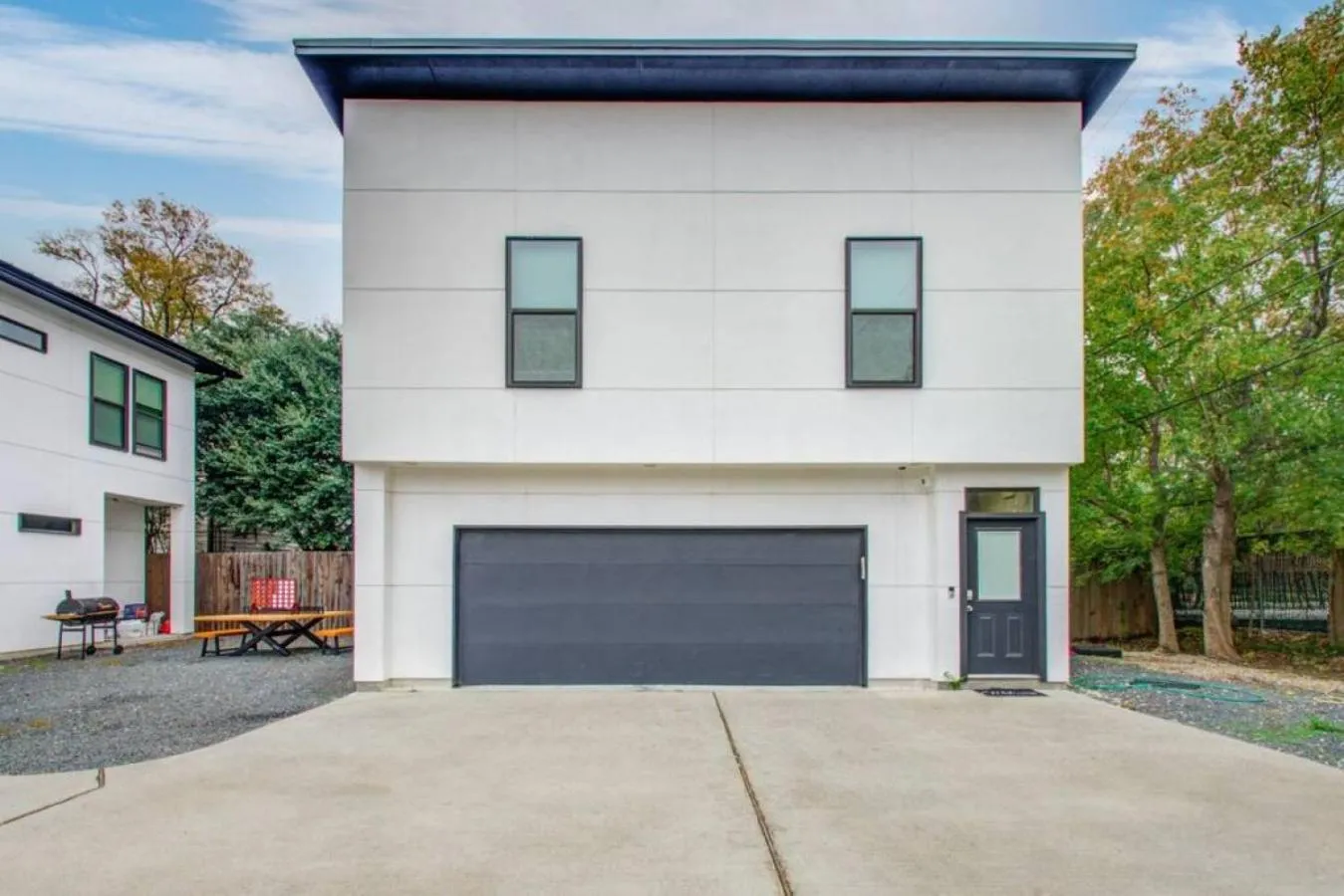 Modern 2 Bedroom 2 Bathroom Near Downtown Houston