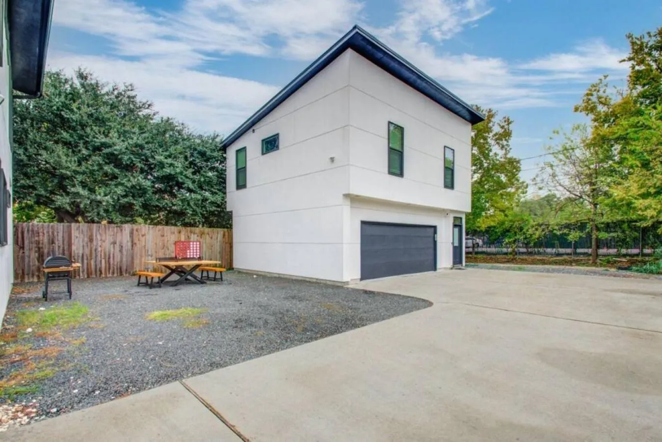 Modern 2 Bedroom 2 Bathroom Near Downtown Houston