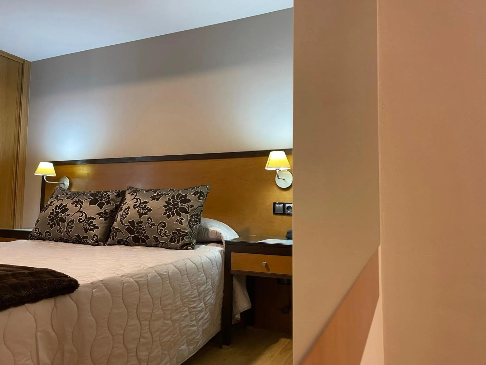 Bed in Aparthotel Arenteiro