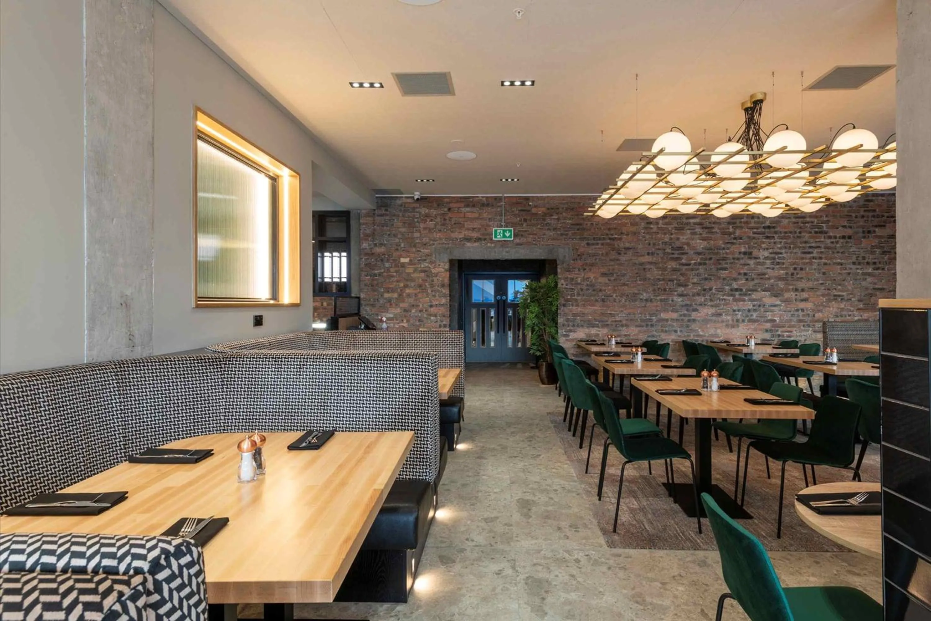 Restaurant/places to eat in Sandman Signature Glasgow Hotel