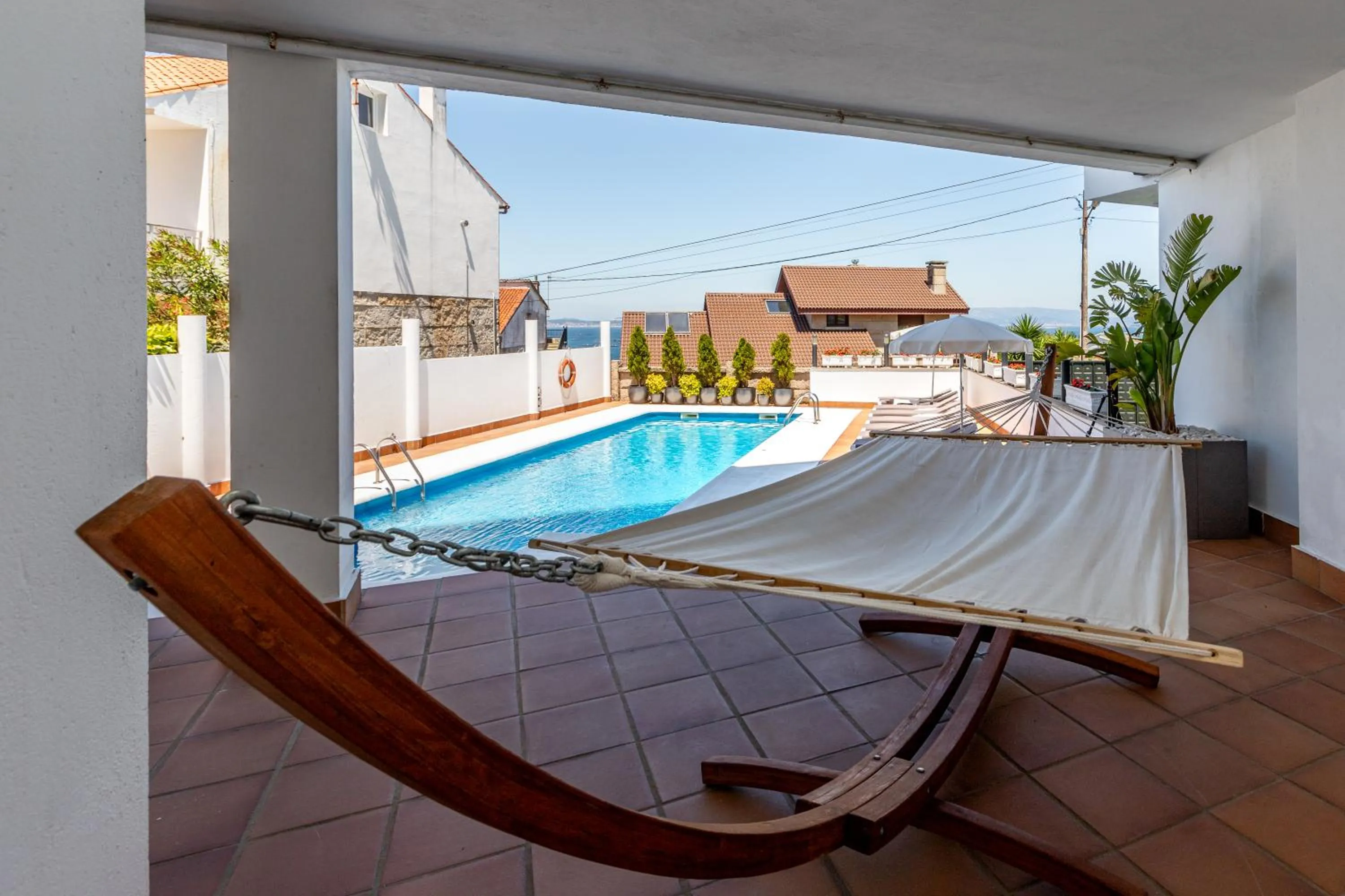Swimming pool in Hotel Mirador Ría de Arosa