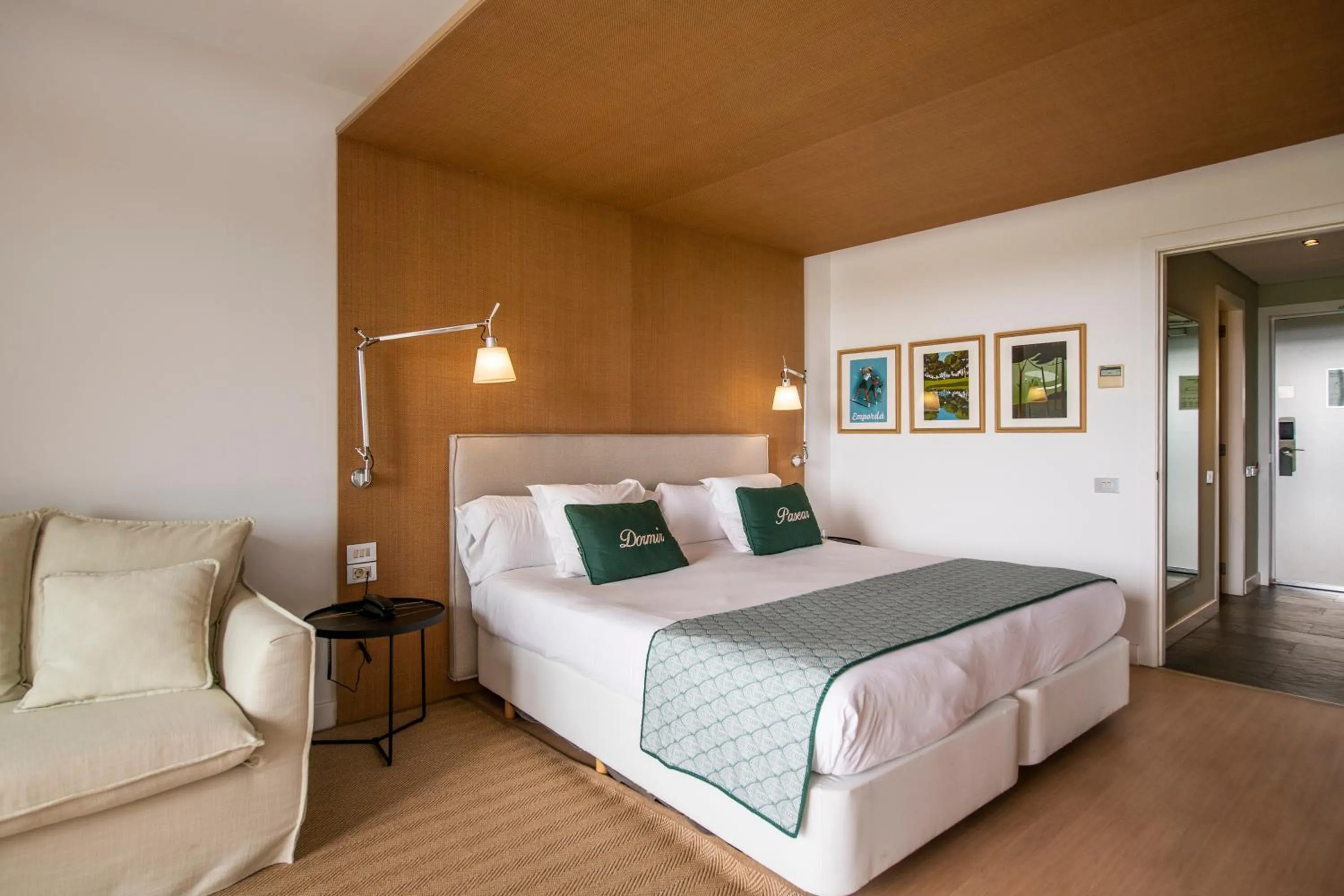 Bedroom, Bed in Hotel Terraverda at Empordà Golf Resort