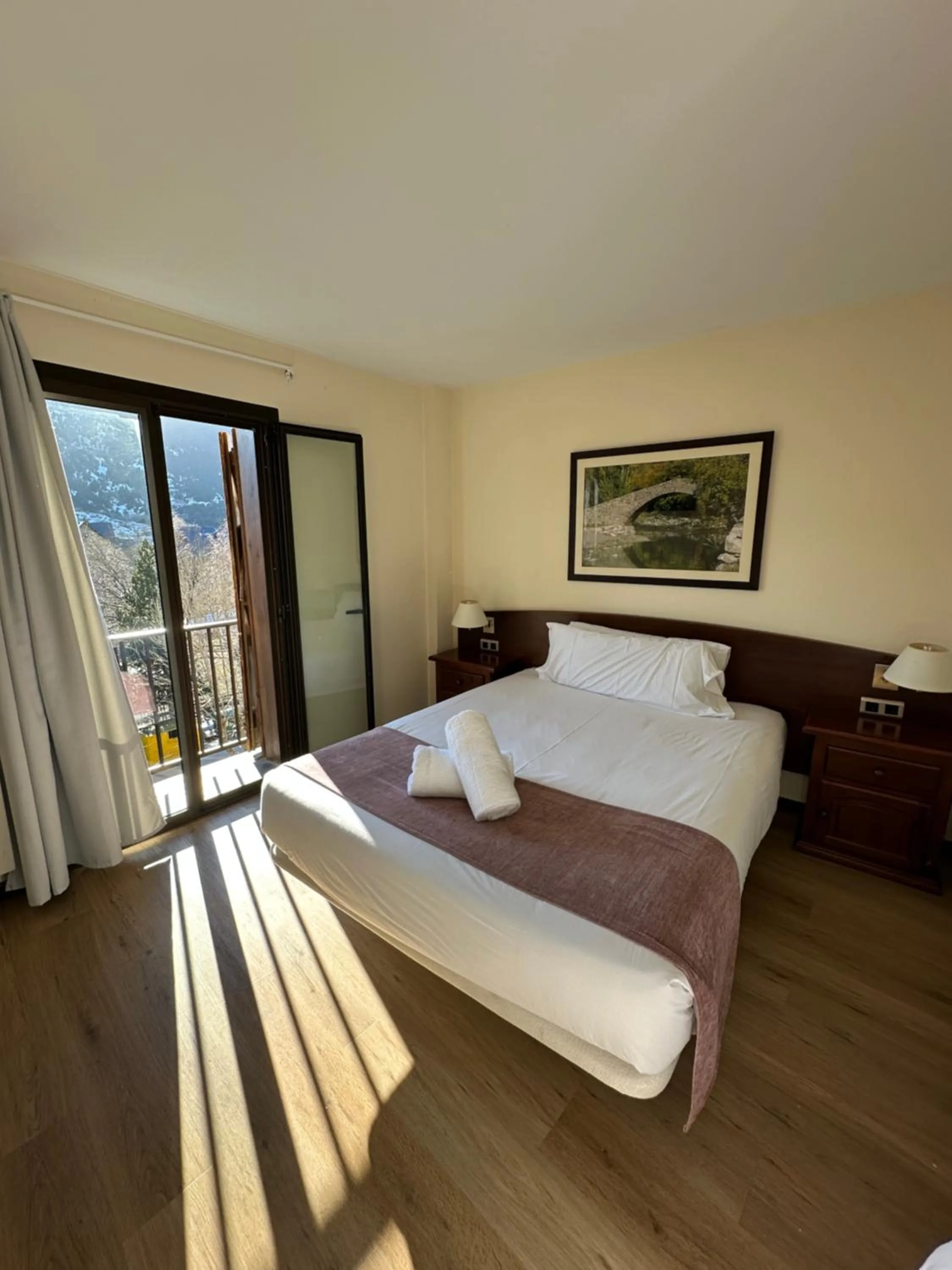 Bed in Hotel Romànic