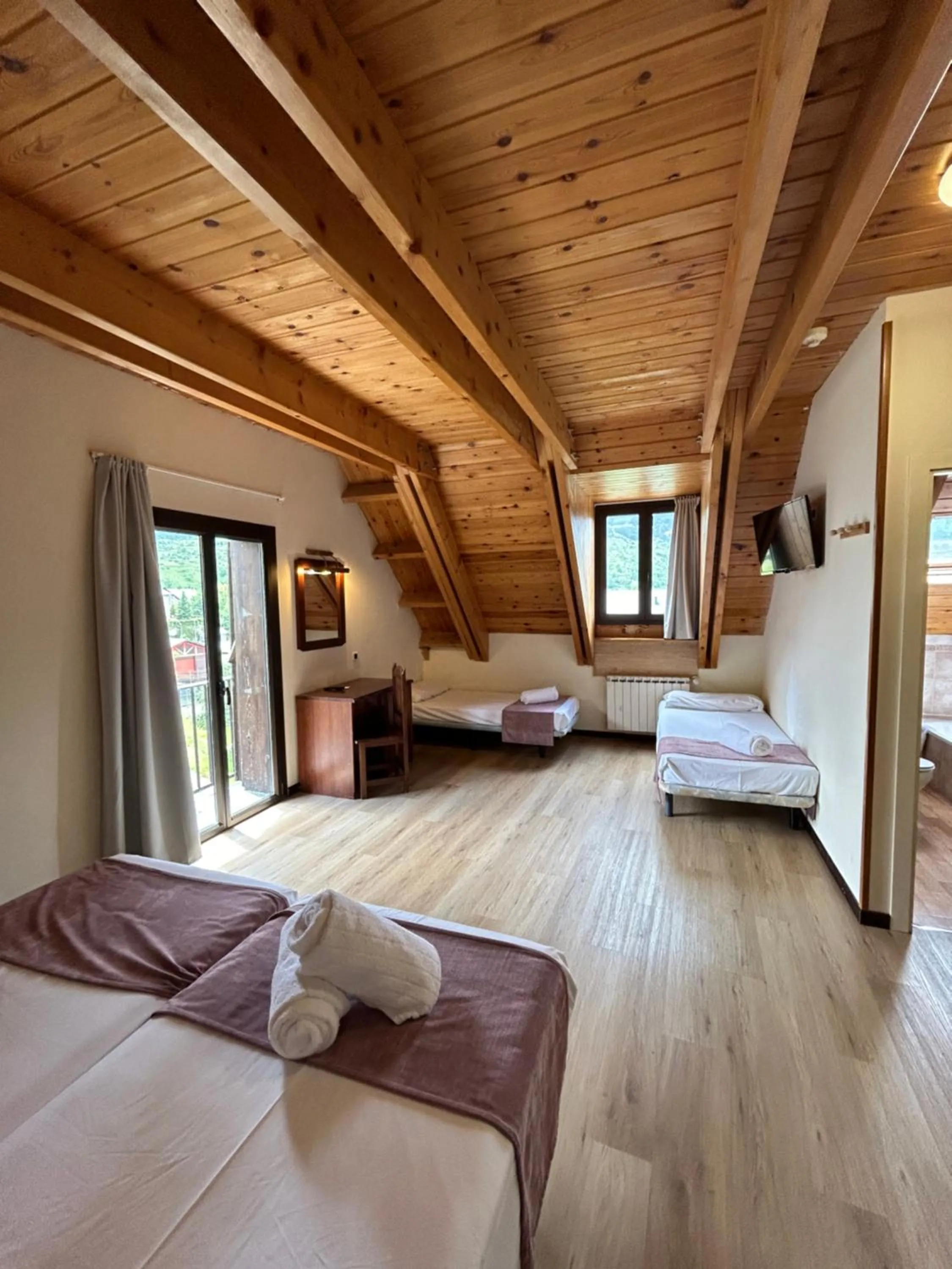 Bed in Hotel Romànic