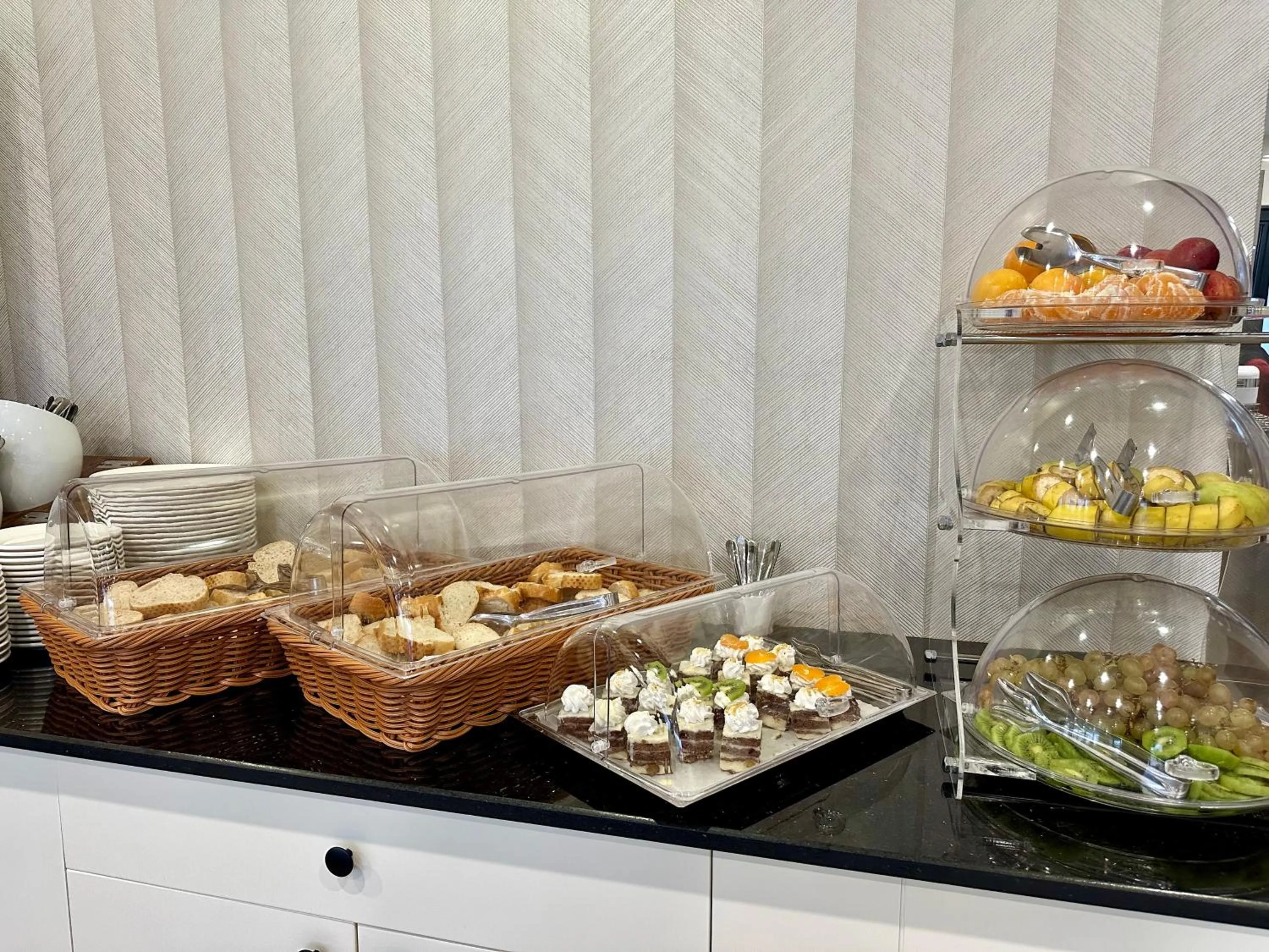 Restaurant/places to eat in Istanbul Midpoint Hotel