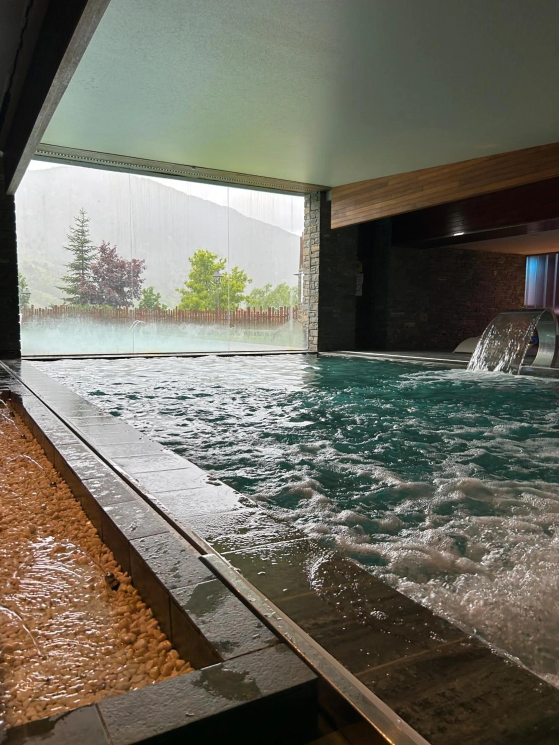 Spa and wellness centre/facilities in Aparthotel Siente Boí & SPA