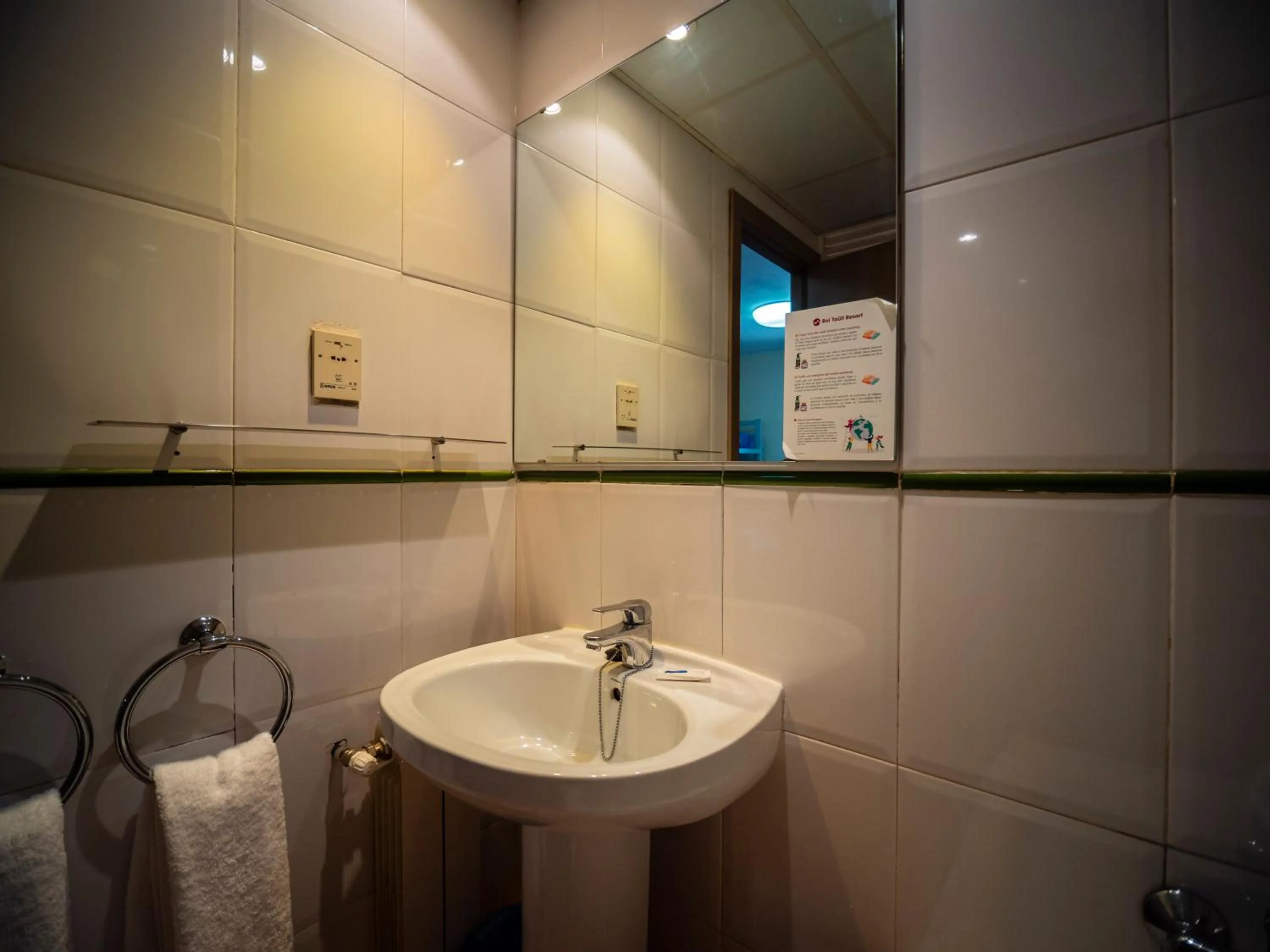 Bathroom in Hotel Taüll