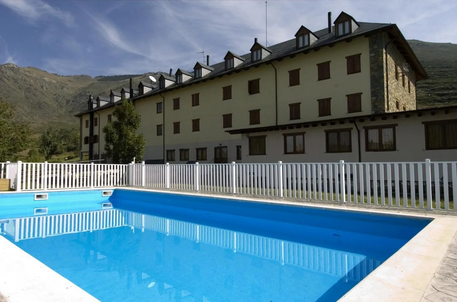 Swimming pool in Apartamentos La Solana