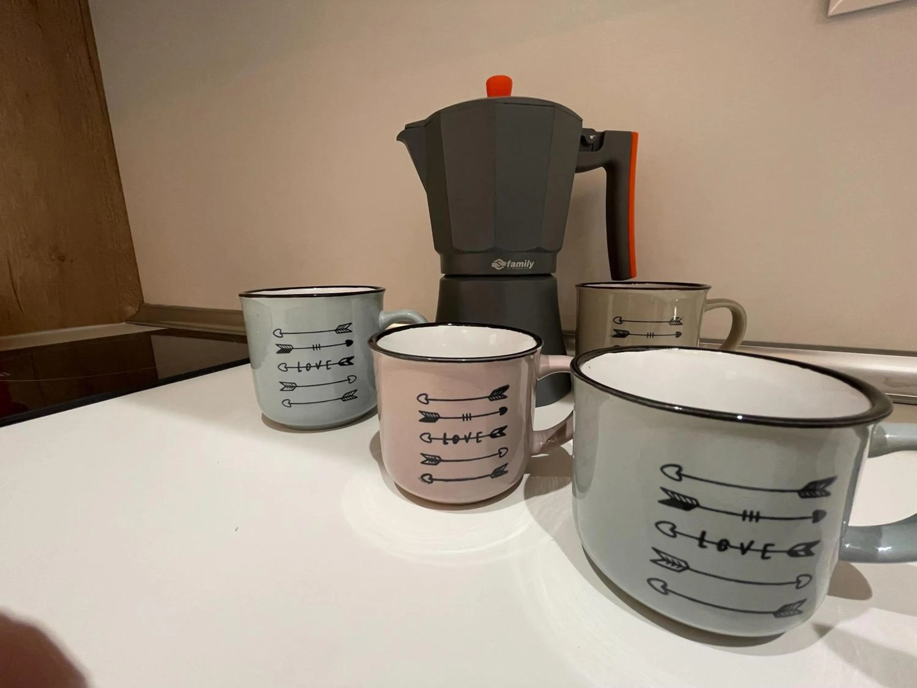 Coffee/tea facilities in Apartamentos La Solana