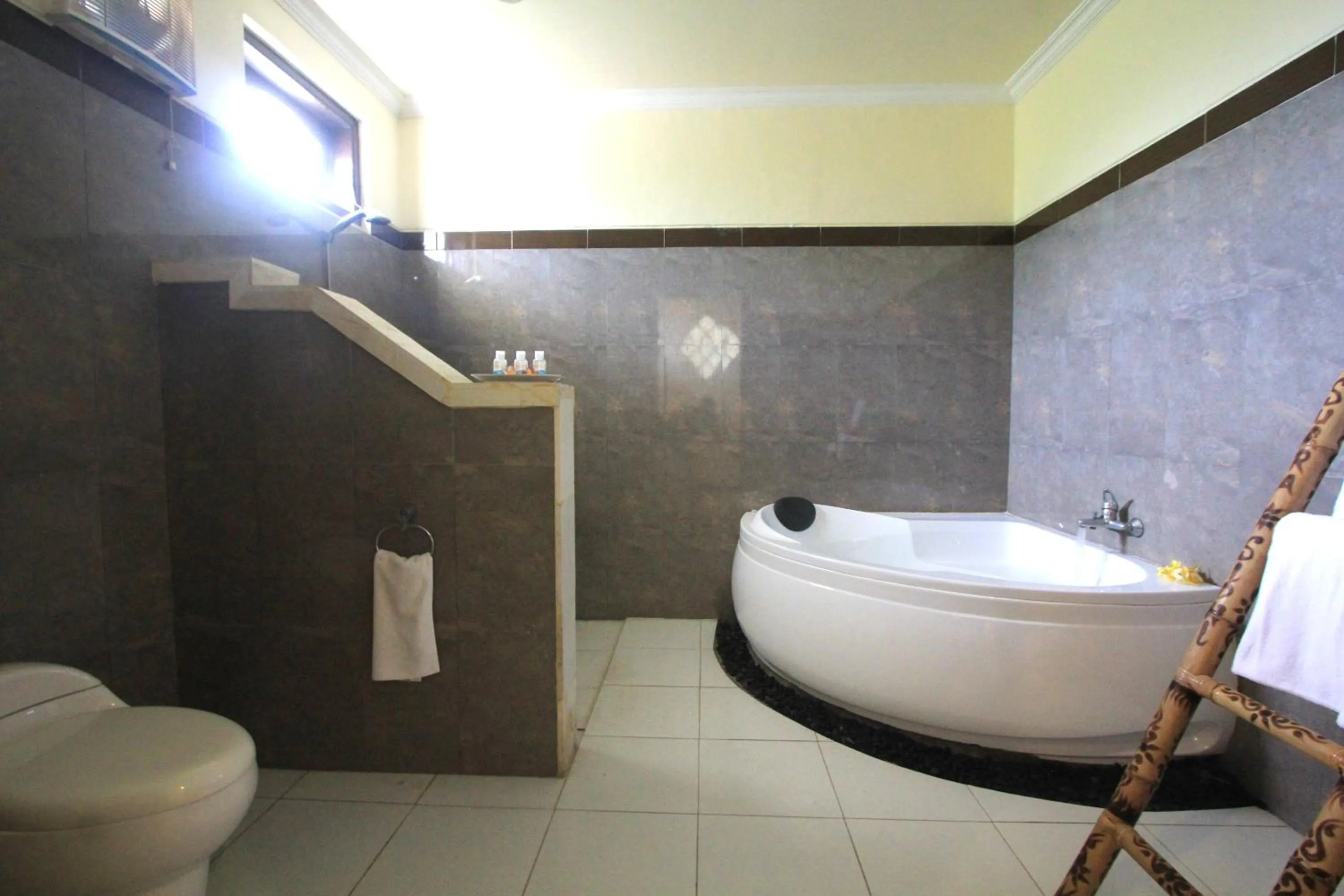 Shower in SUARA SIDHI Villa Ubud Bali