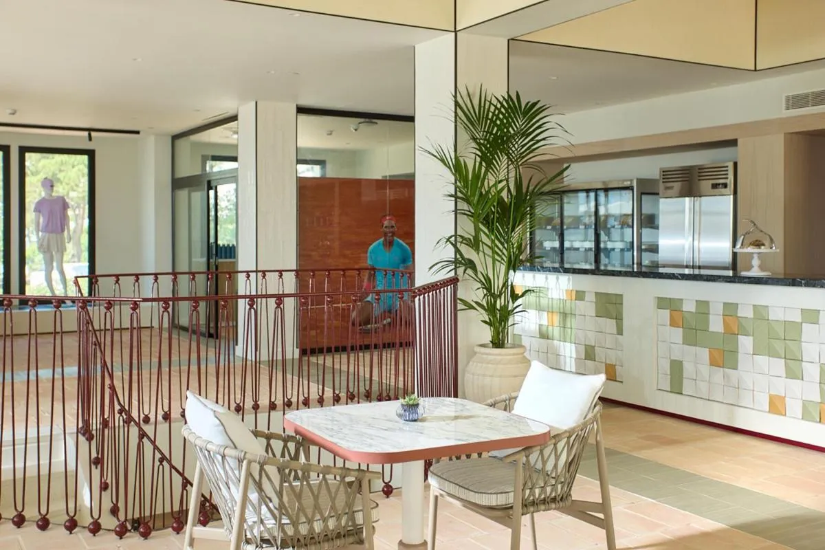 Tennis court in Don Carlos Marbella