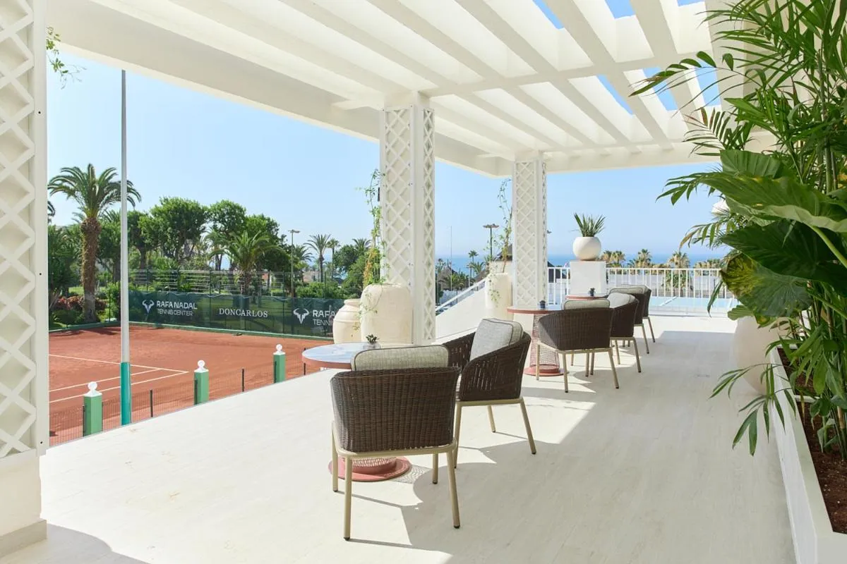 Tennis court in Don Carlos Marbella
