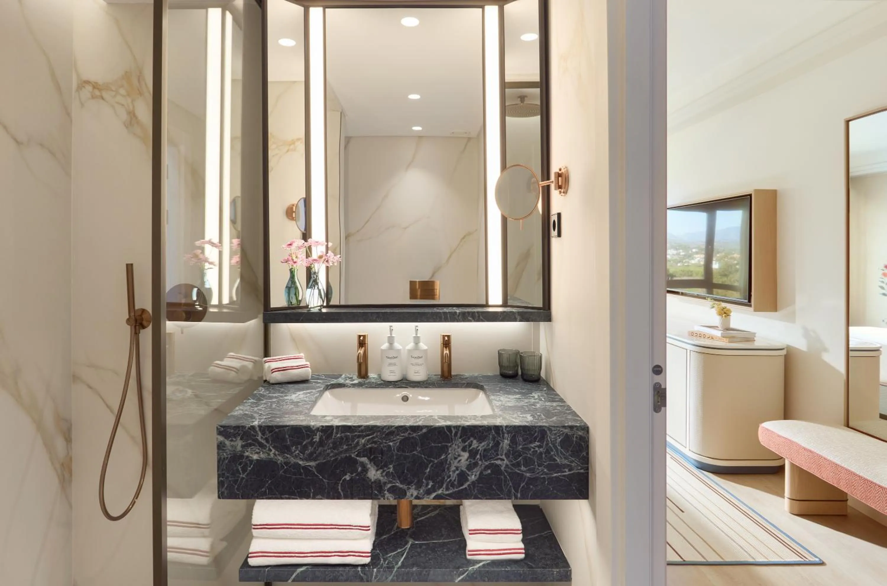 Bathroom in Don Carlos Marbella