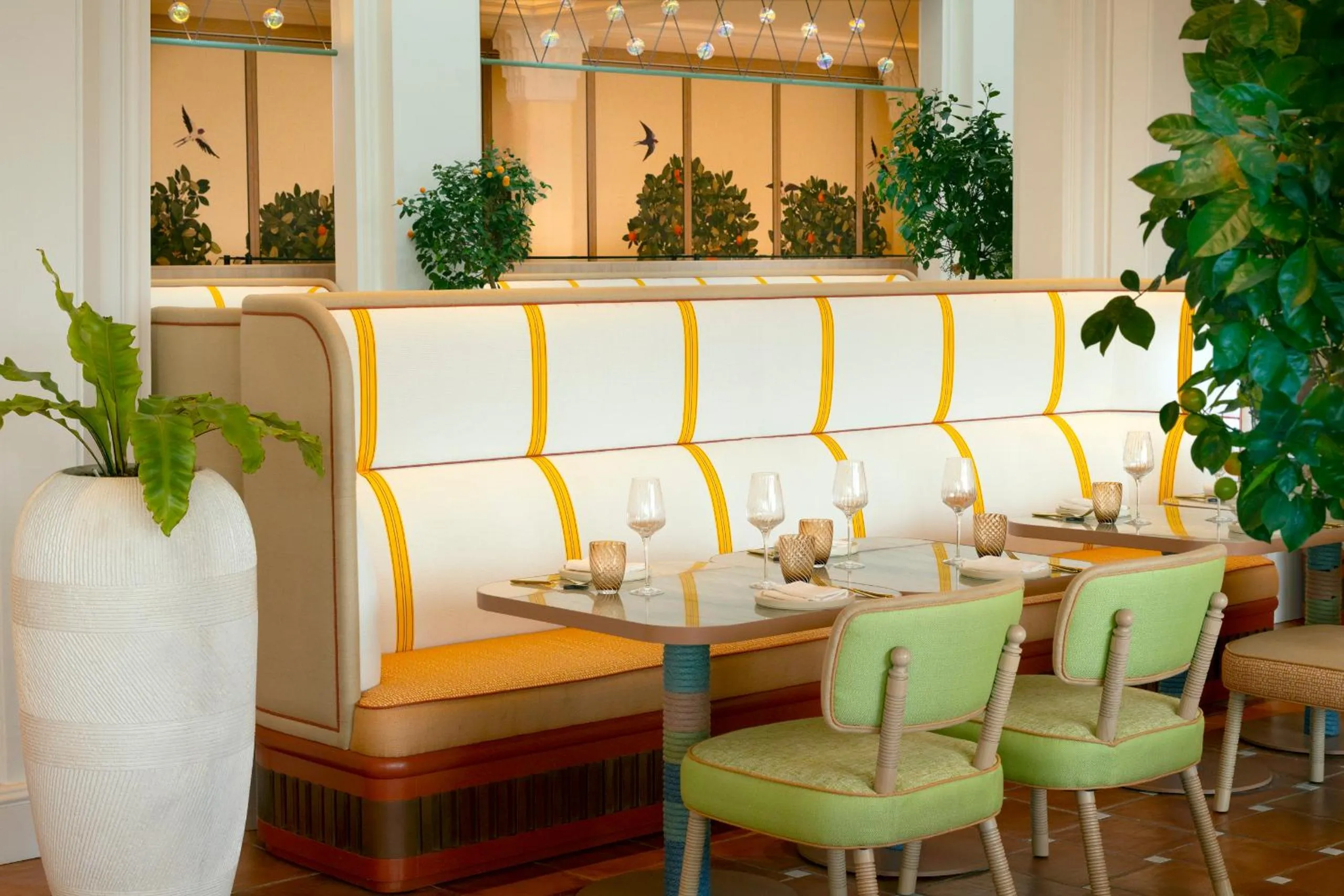 Restaurant/places to eat in Don Carlos Marbella