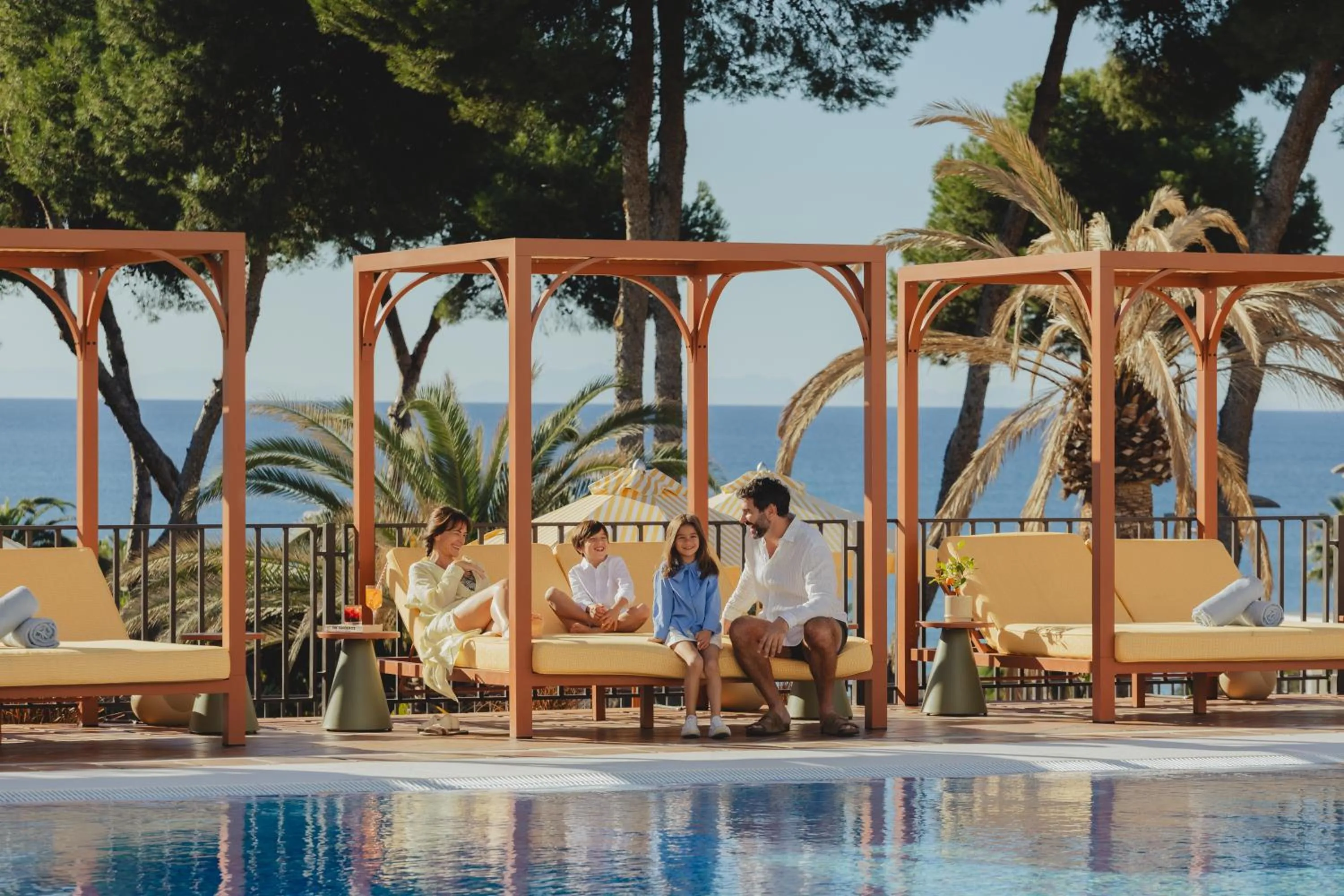 Pool view in Don Carlos Marbella