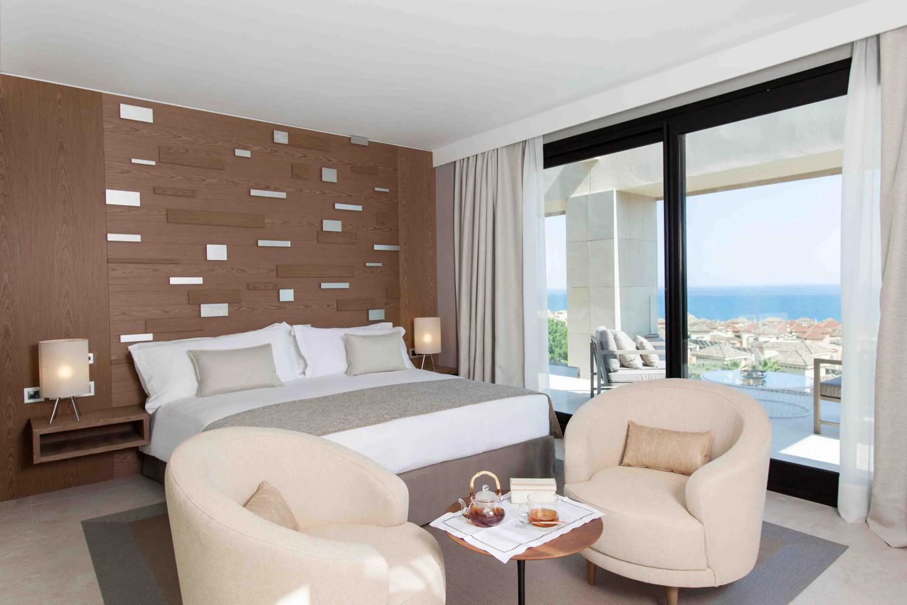 Photo of the whole room, Bed in Don Carlos Marbella